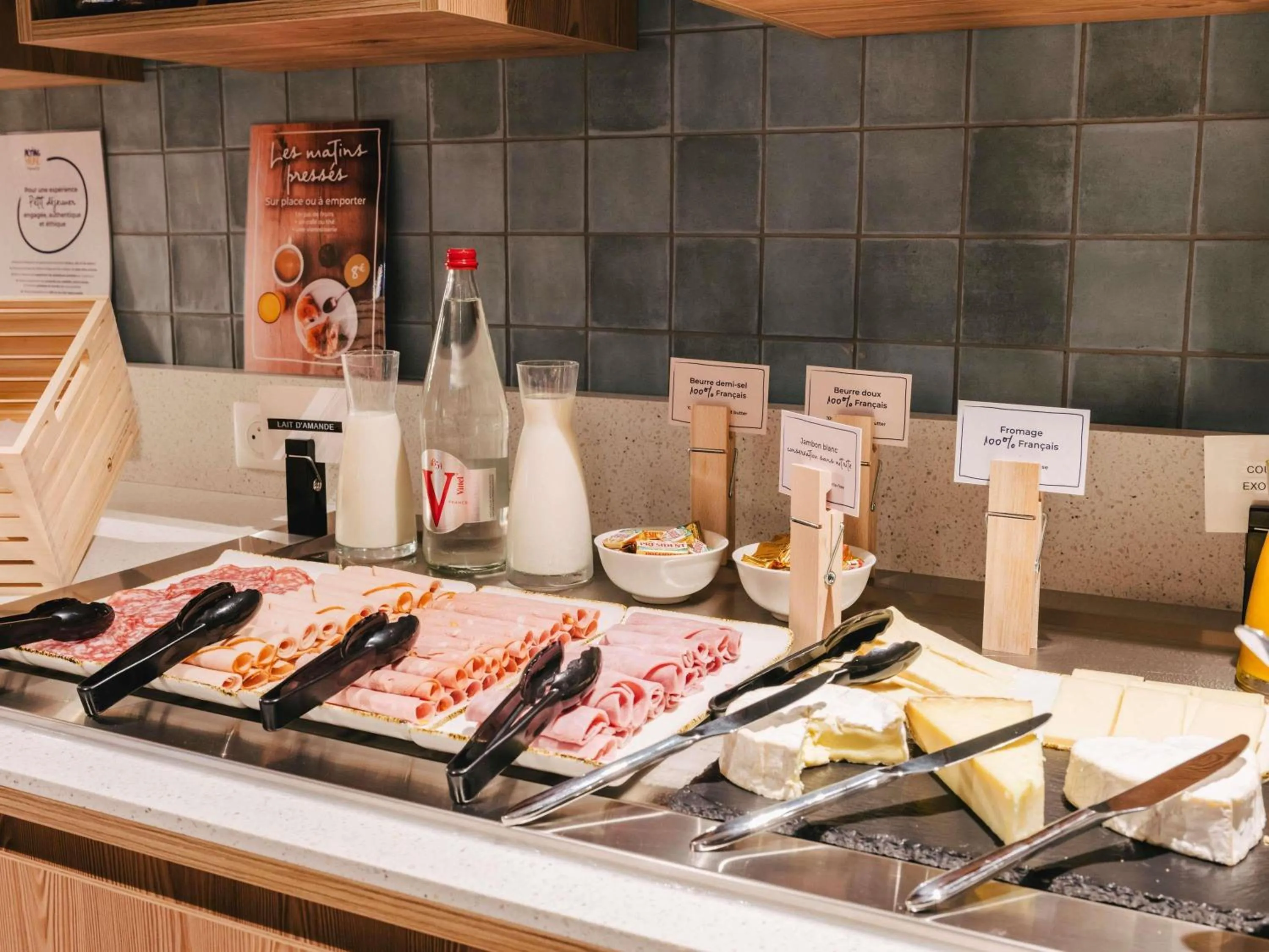 Breakfast in ibis Rouen Centre Rive Droite Pasteur