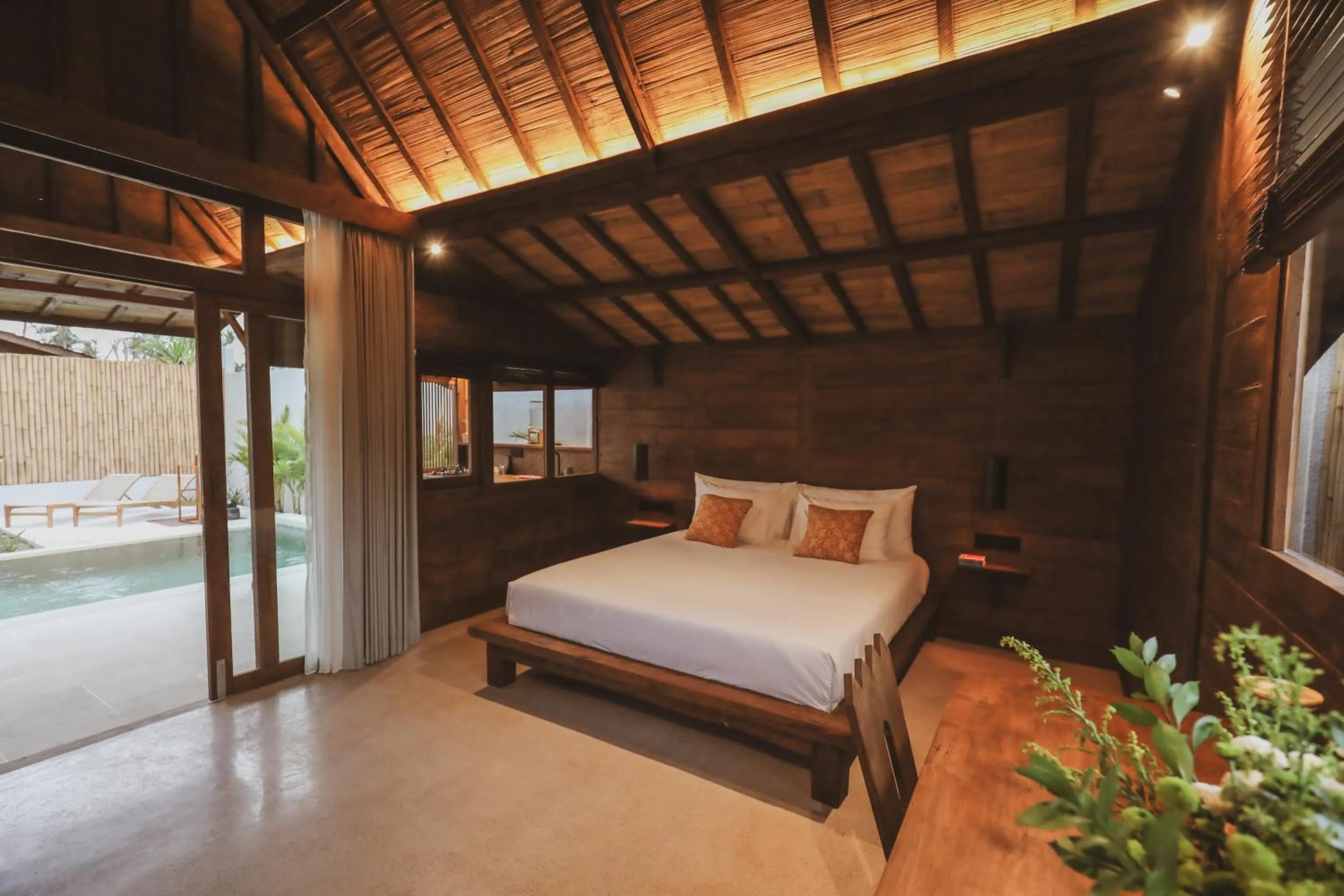 Bed in Kalyana Villa Gili Air