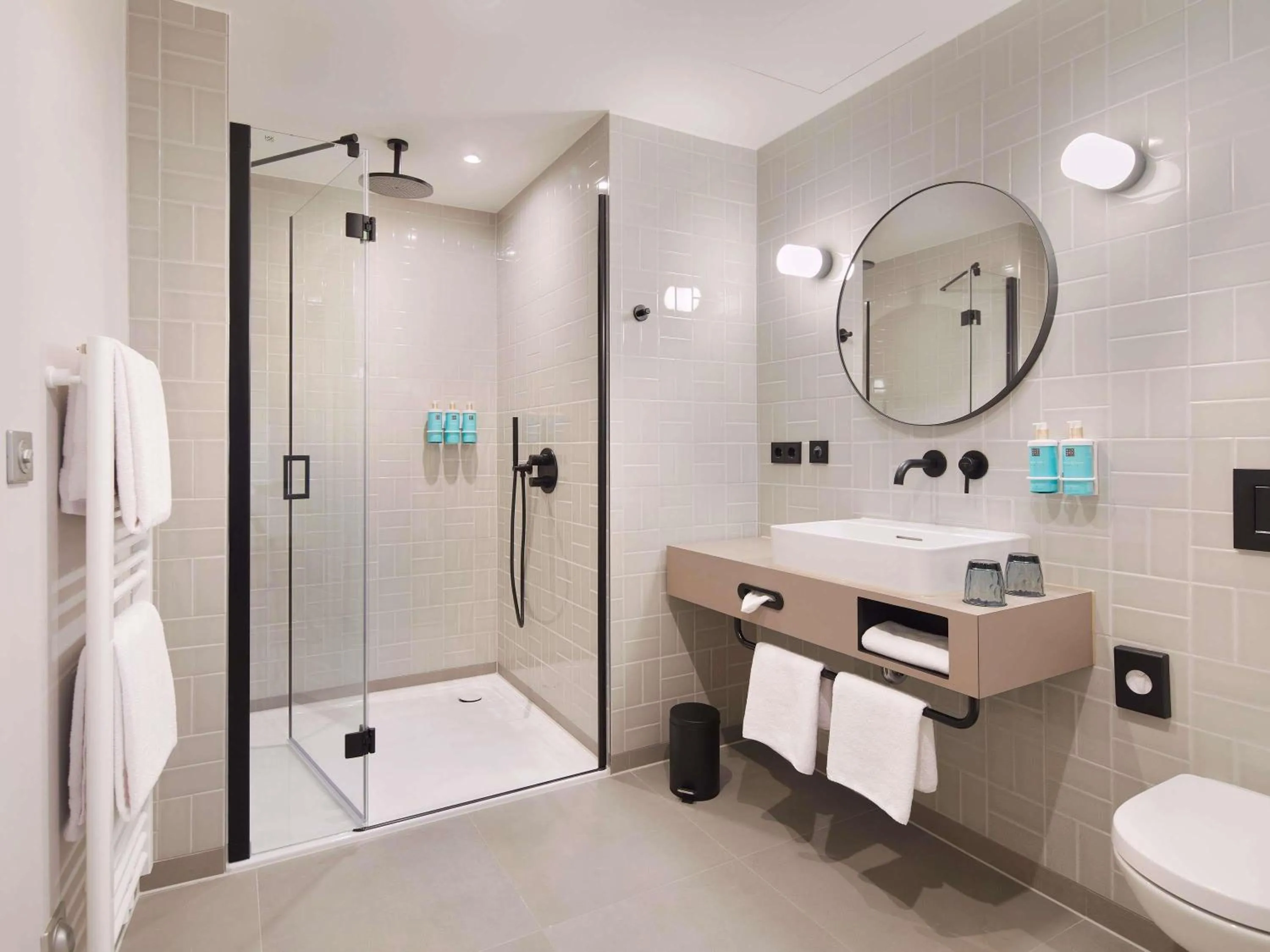 Photo of the whole room in Novotel Hamburg Central Station