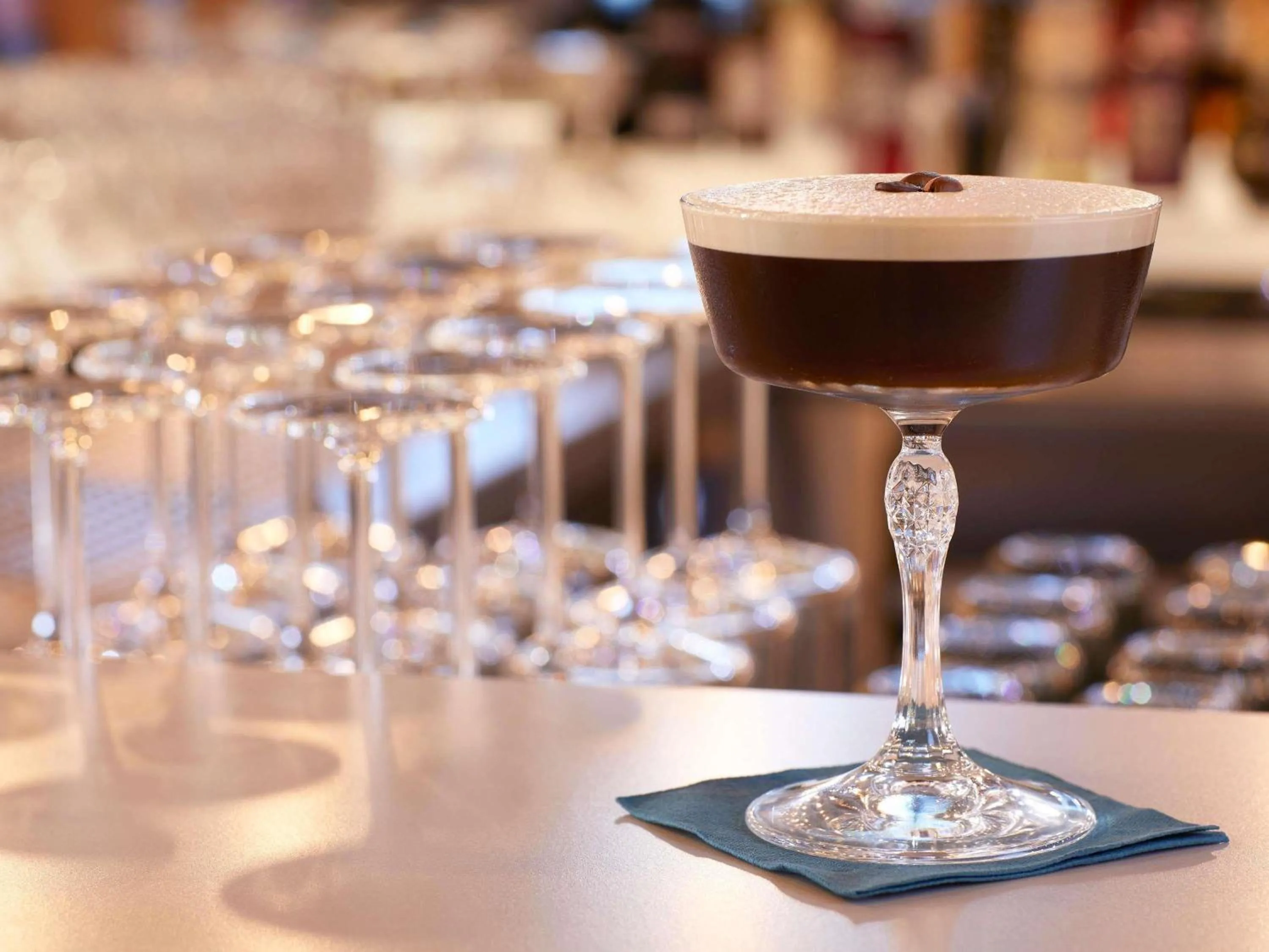 Lounge or bar in Novotel Hamburg Central Station