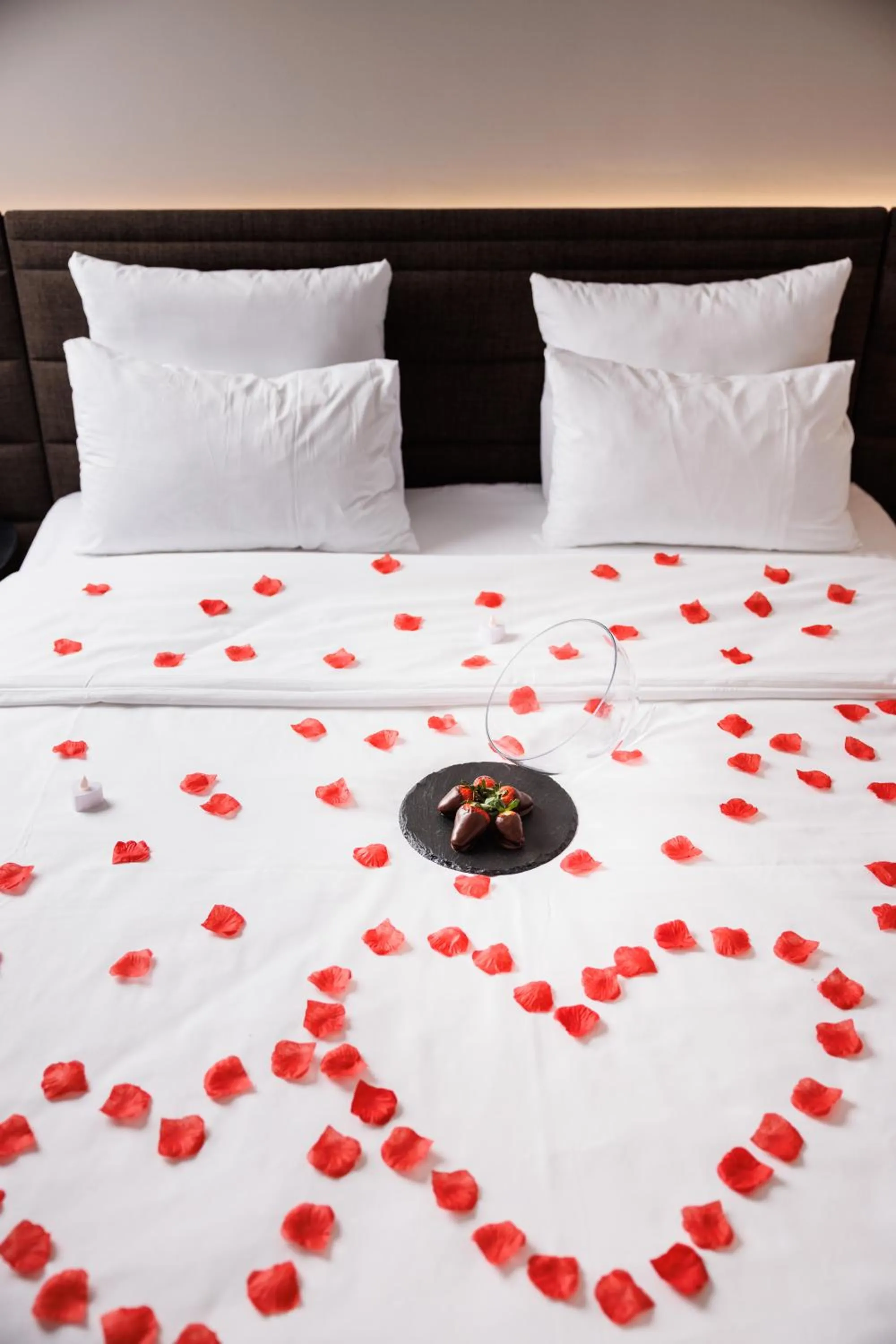 Bed in Novotel Hamburg Central Station