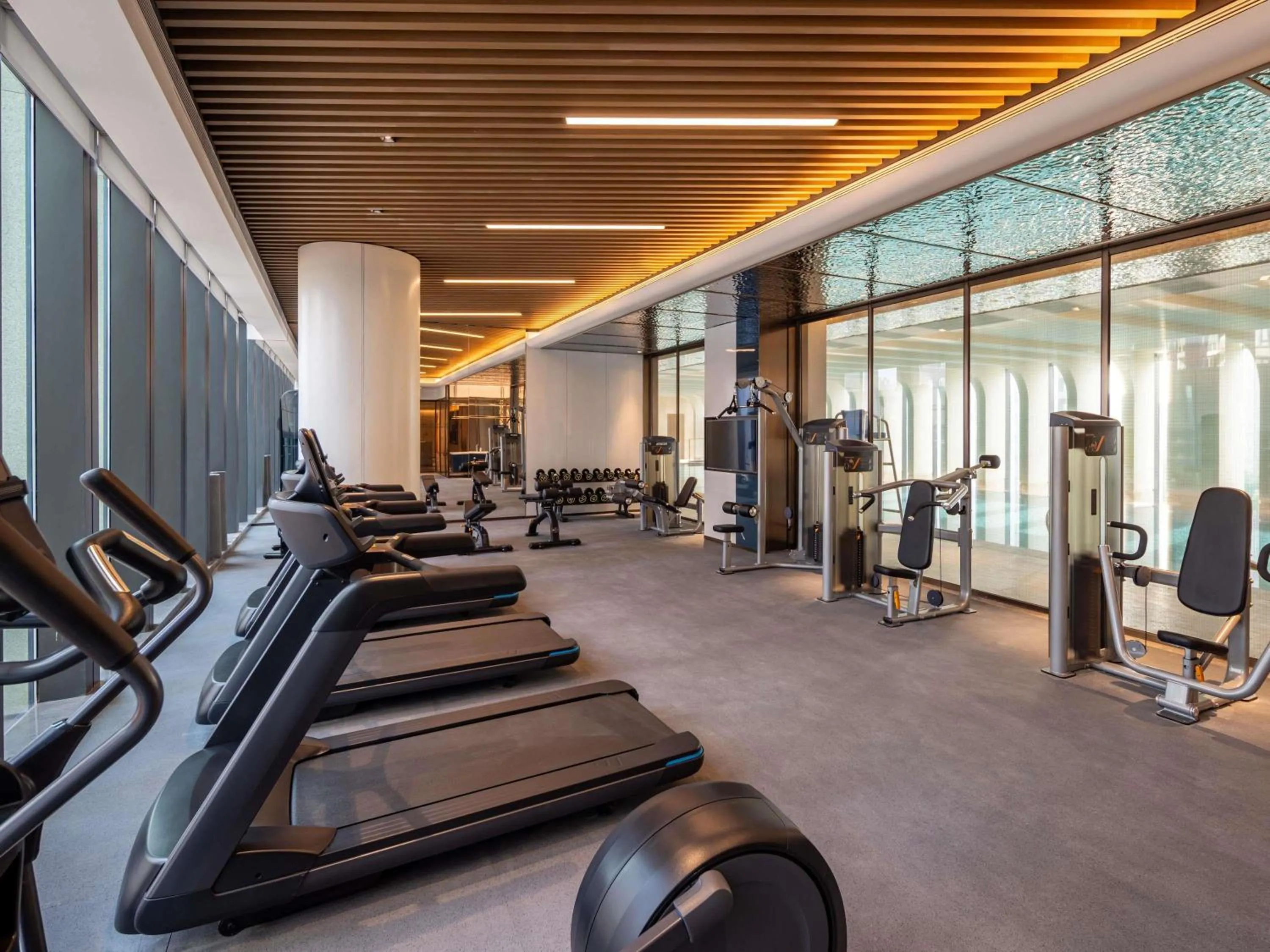 Fitness centre/facilities in Grand Mercure Yichang Waitan