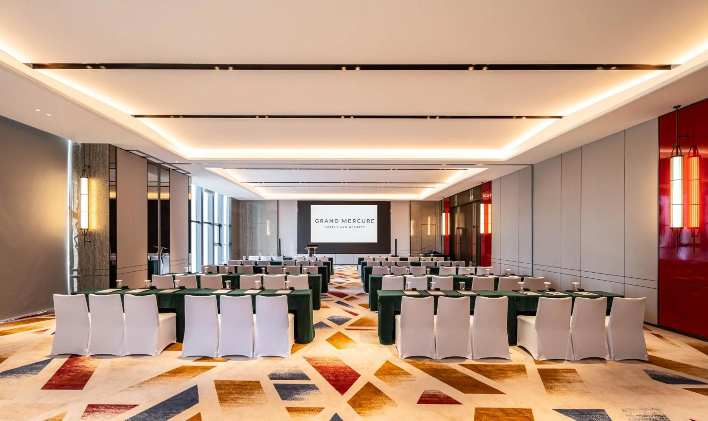 Banquet/Function facilities in Grand Mercure Yichang Waitan