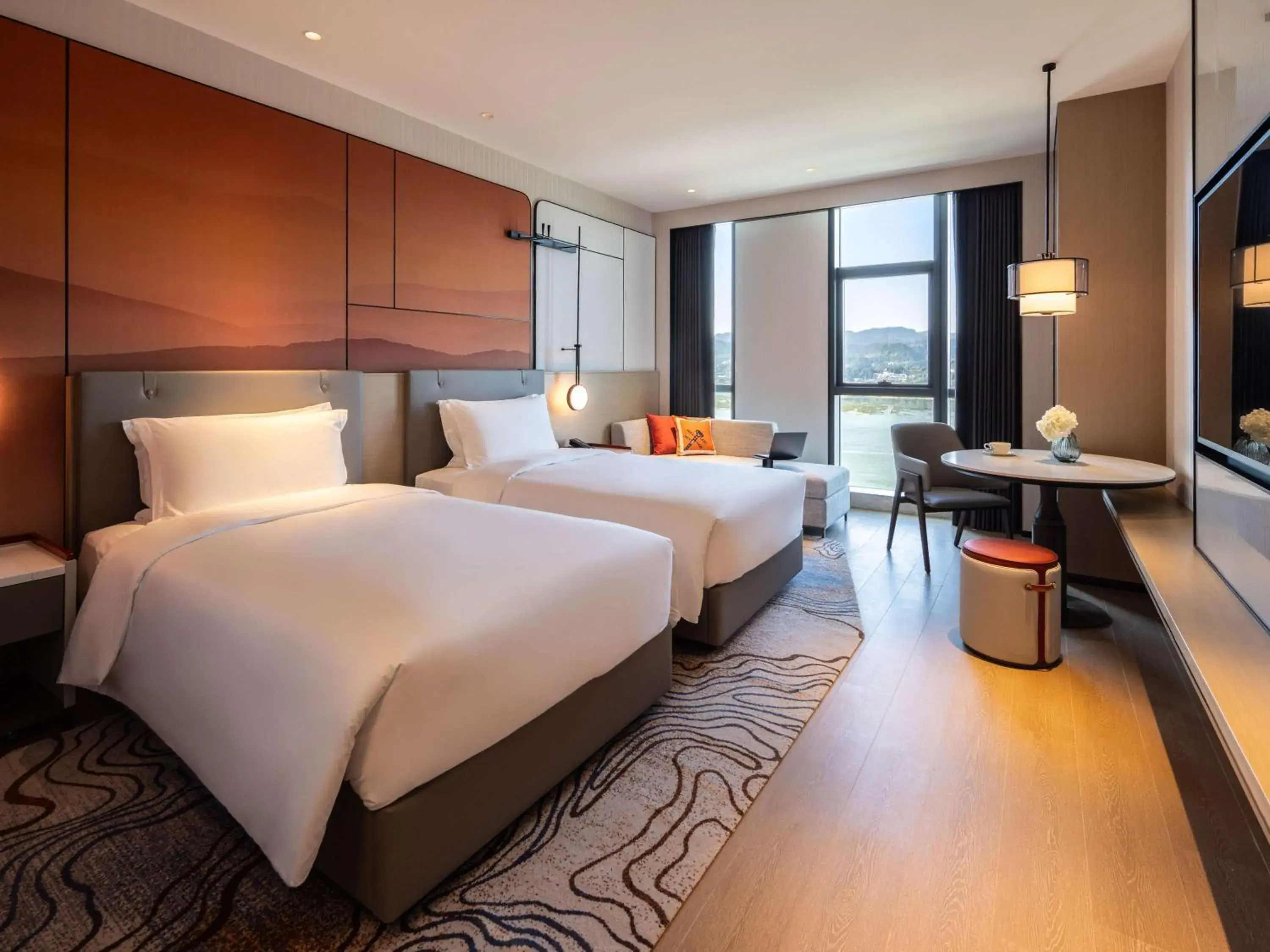 Executive Twin Room with River View in Grand Mercure Yichang Waitan Executive Twin Room with River View in Grand Mercure Yichang Waitan