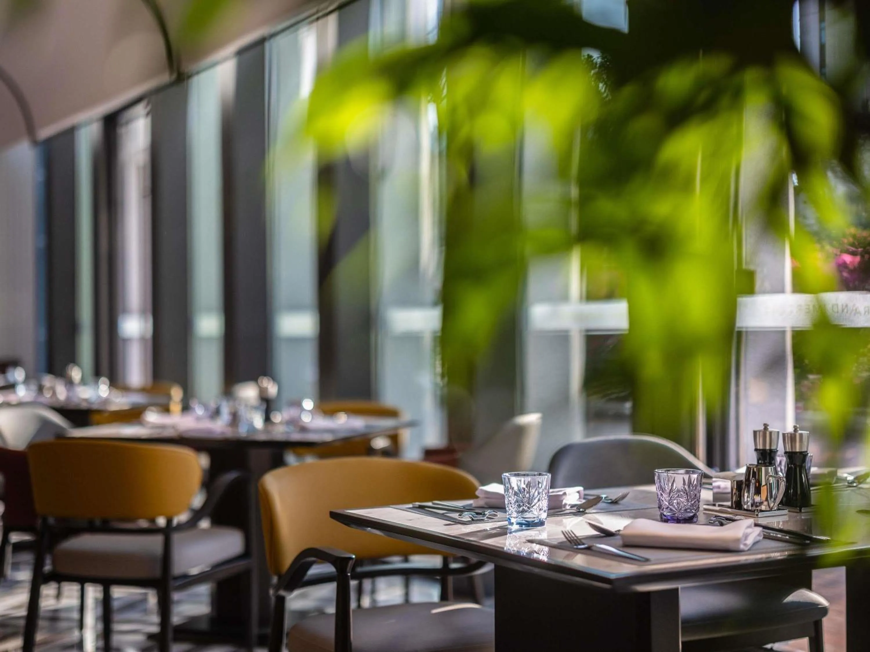 Restaurant/places to eat in Grand Mercure Yichang Waitan