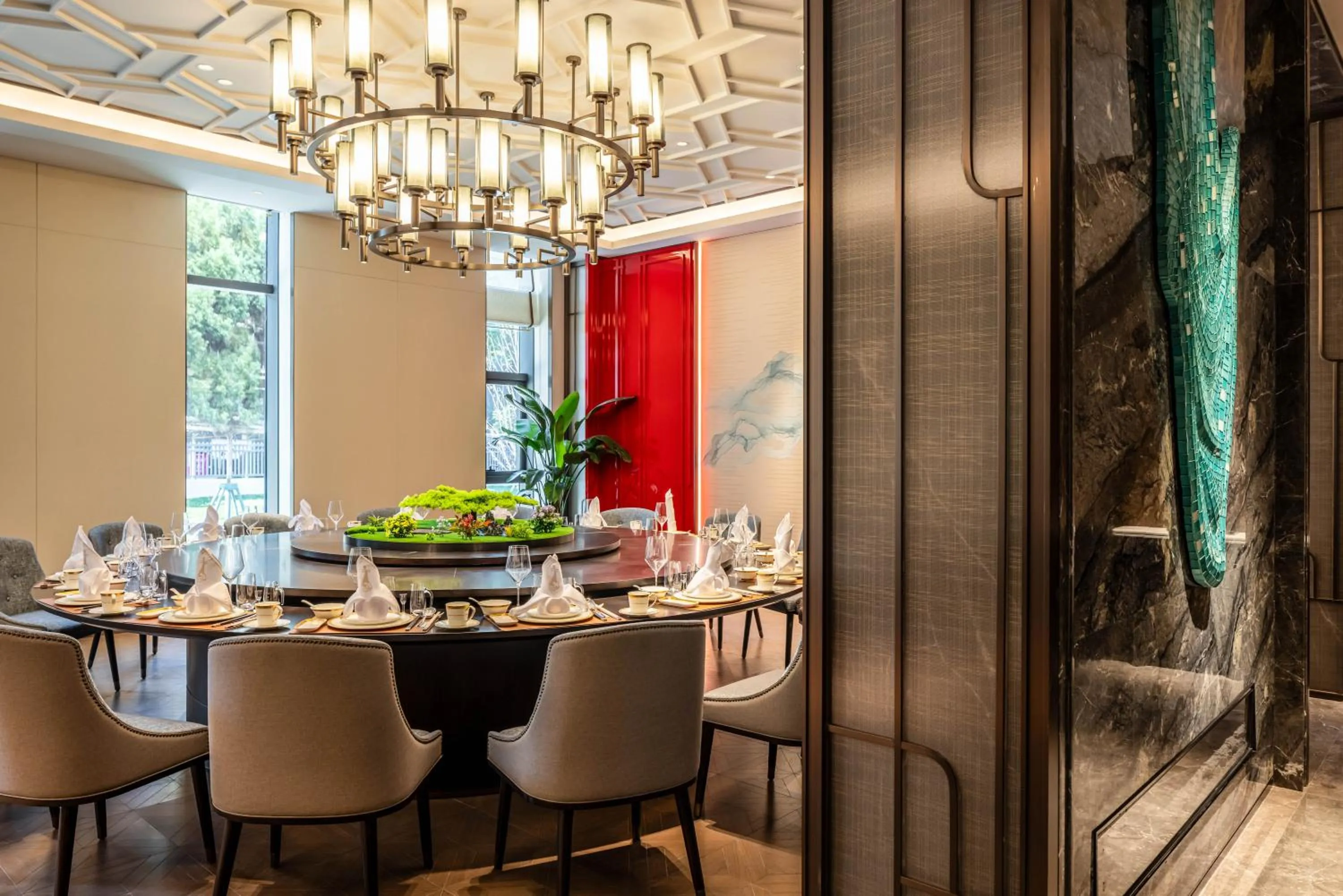 Restaurant/places to eat in Grand Mercure Yichang Waitan