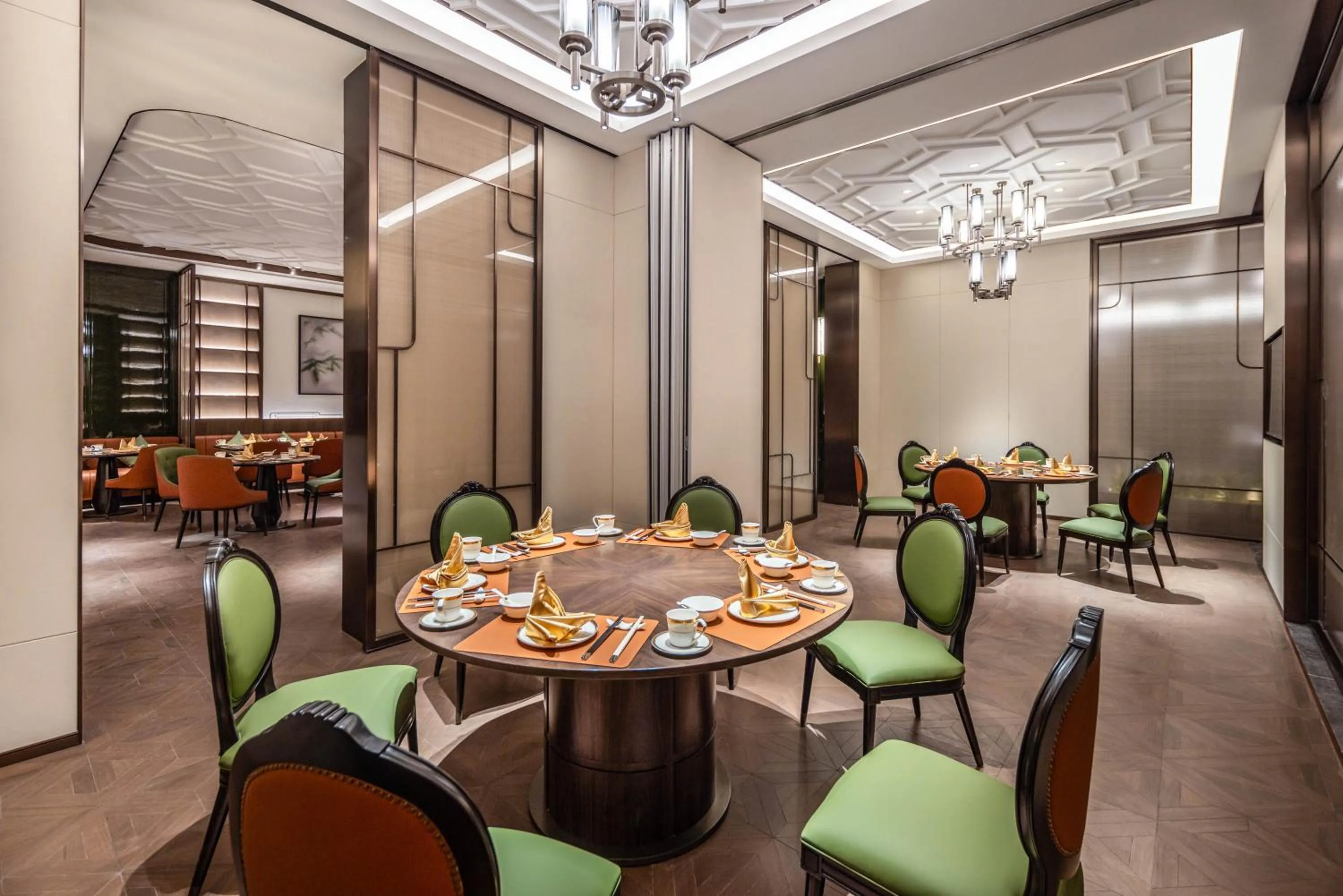 Restaurant/places to eat in Grand Mercure Yichang Waitan