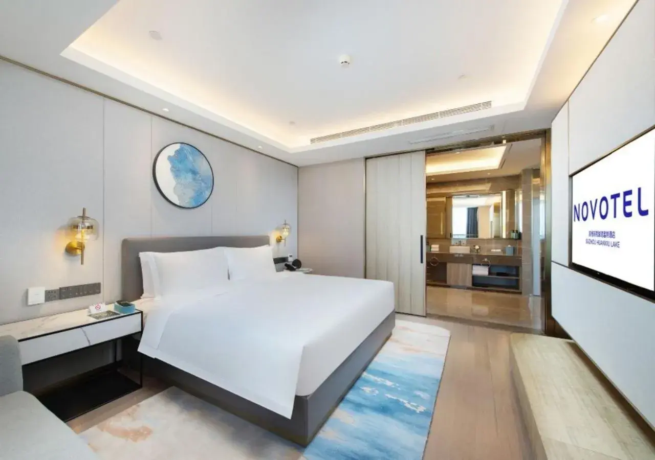 Deluxe King Suite in Novotel Suzhou Huanxiu Lake Deluxe King Suite in Novotel Suzhou Huanxiu Lake