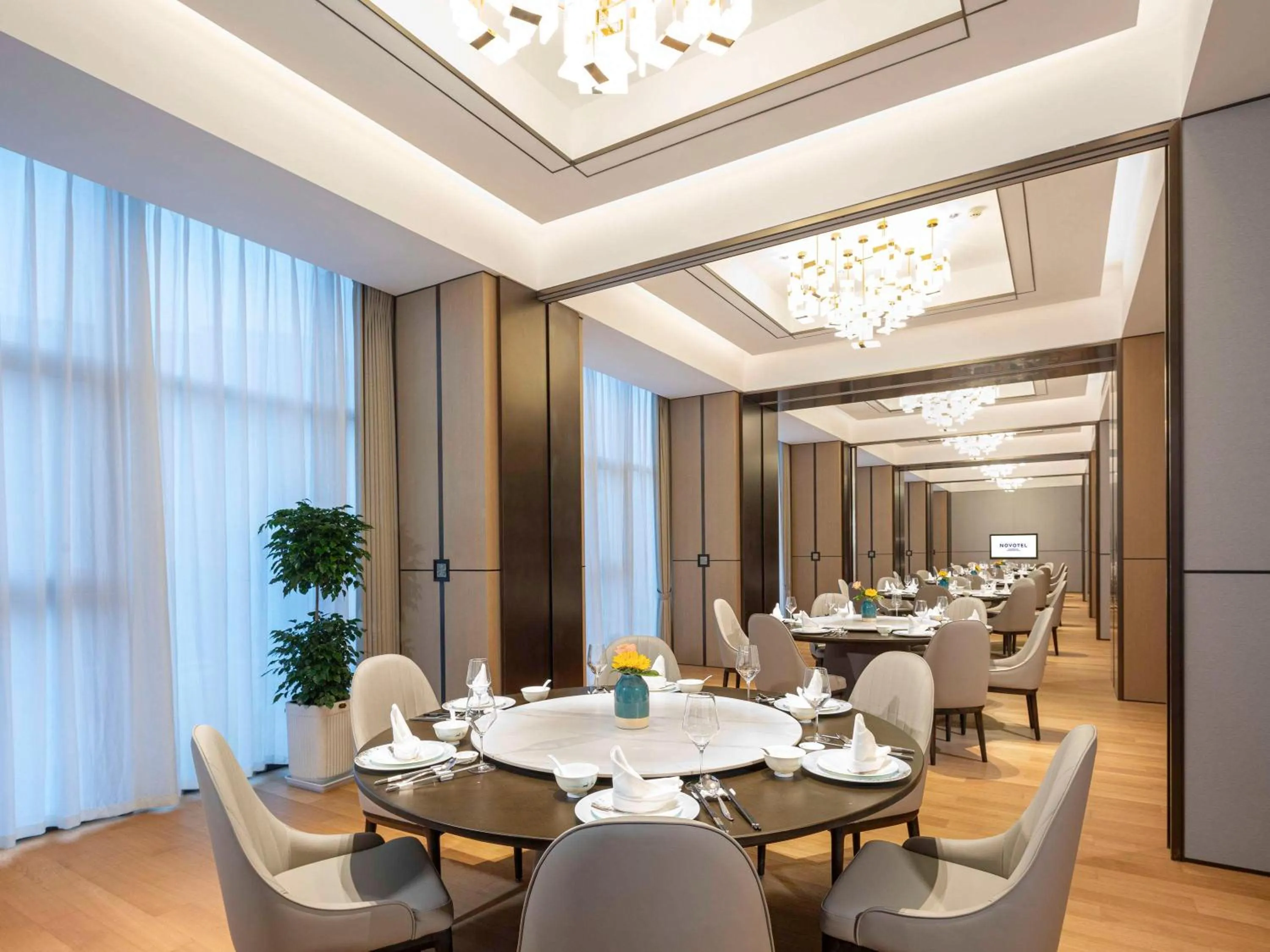 Restaurant/places to eat in Novotel Yancheng Exhibition Center