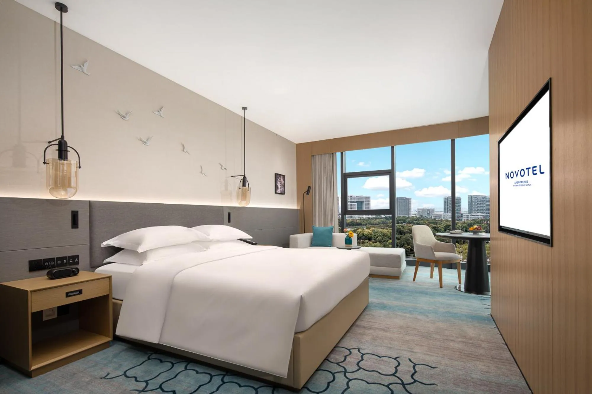 Bed in Novotel Yancheng Exhibition Center