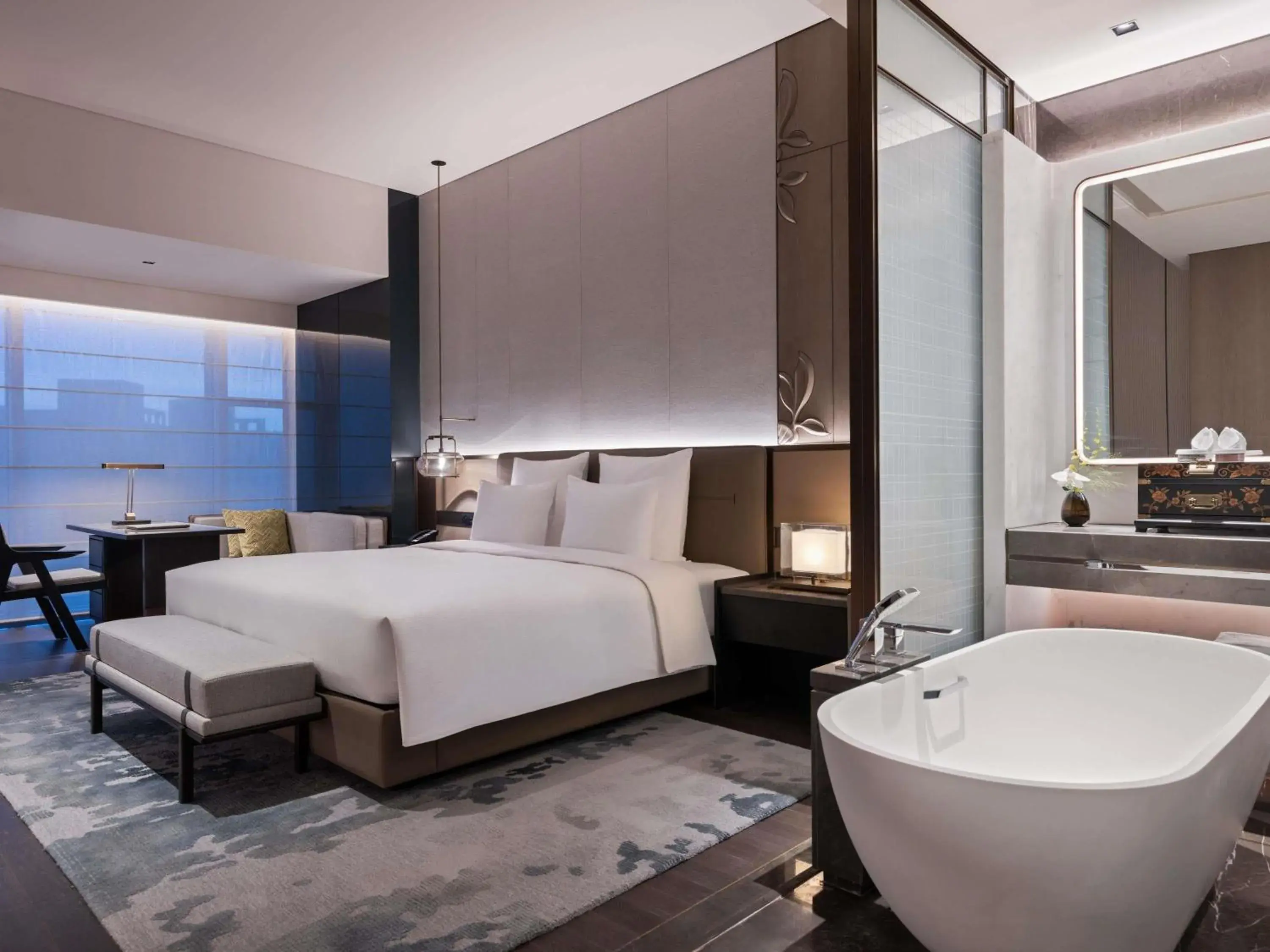 Superior King Room with City View in Pullman Quanzhou Shuitou Superior King Room with City View in Pullman Quanzhou Shuitou