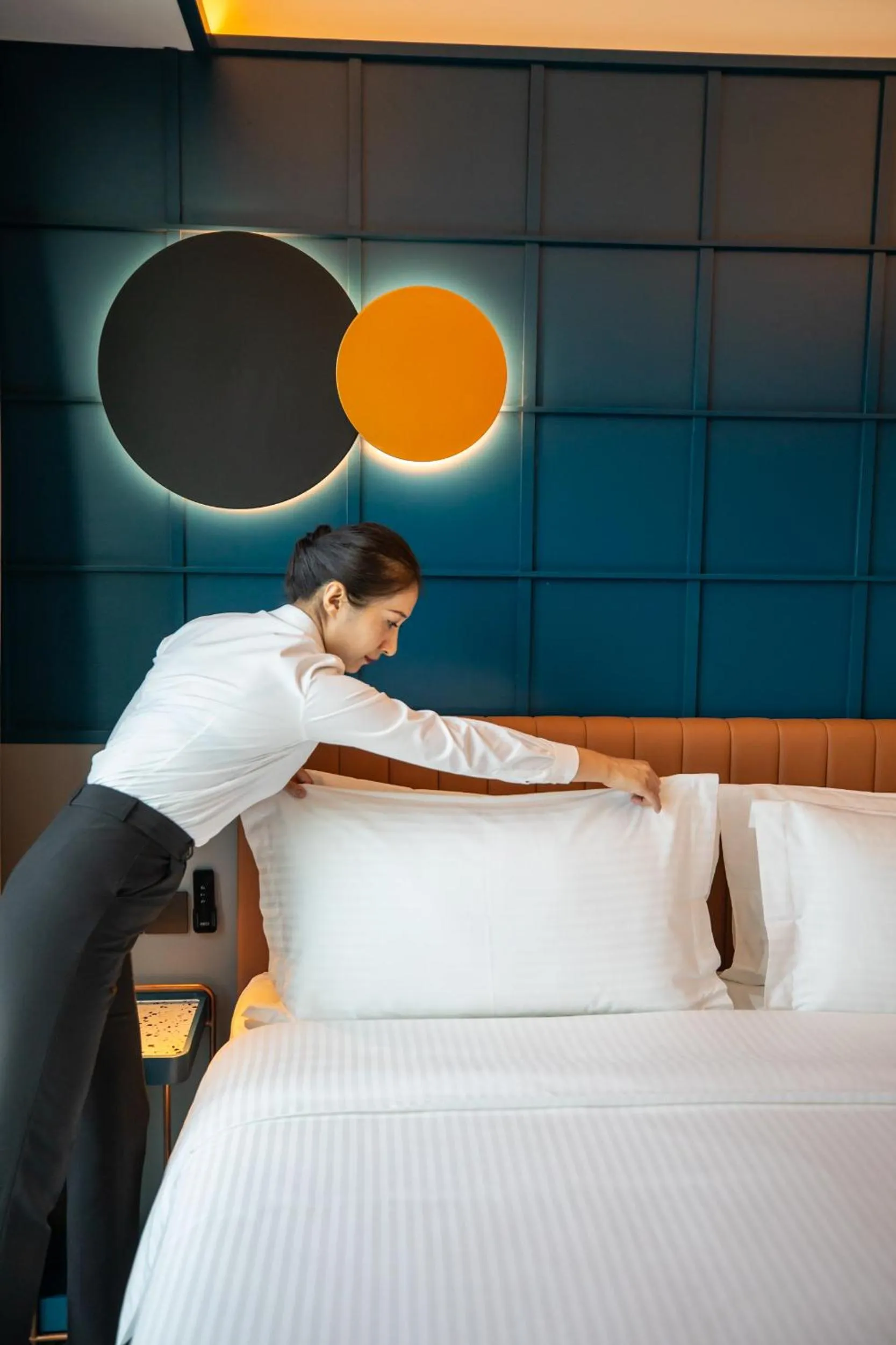 Staff, Bed in Hotel Faber Park Singapore - Handwritten Collection