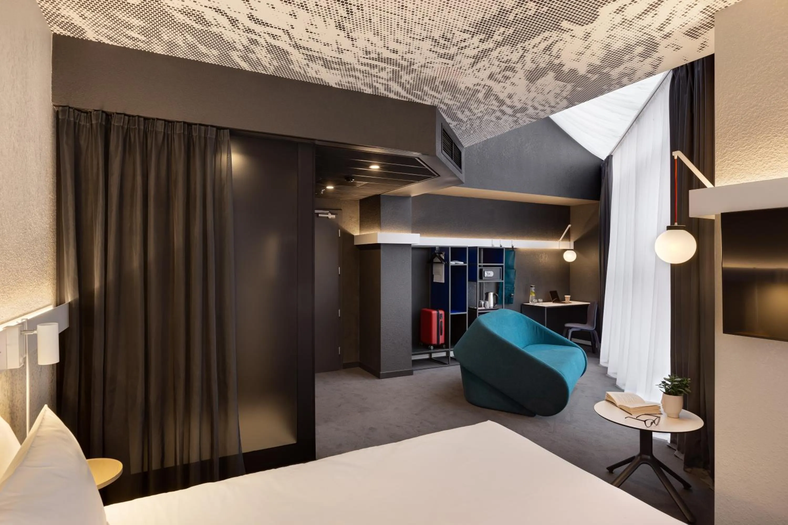 Seating area, Bed in ibis Kyiv Beresteiska