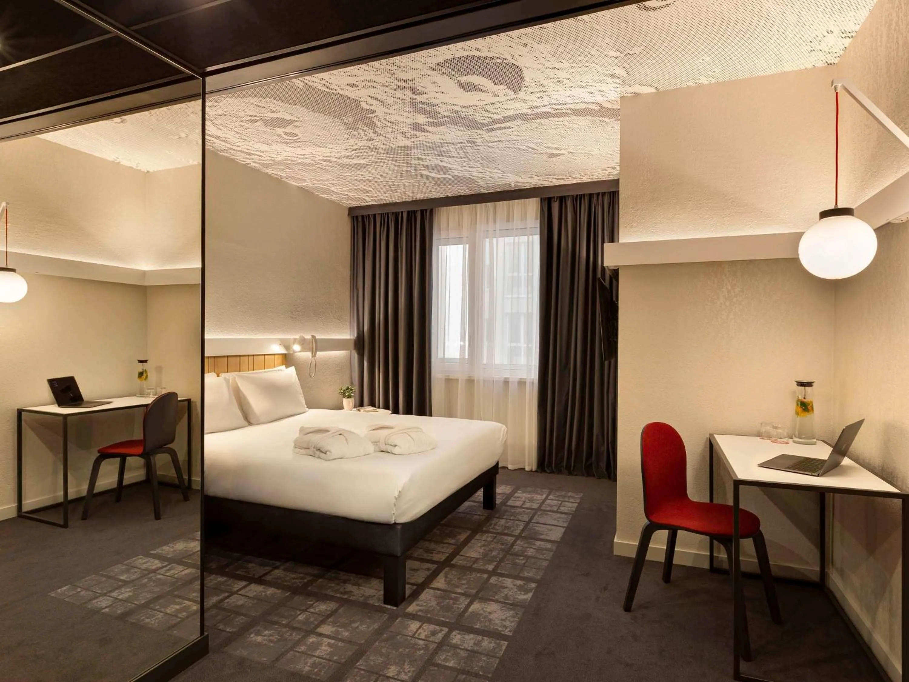 Bedroom, Bed in ibis Kyiv Beresteiska