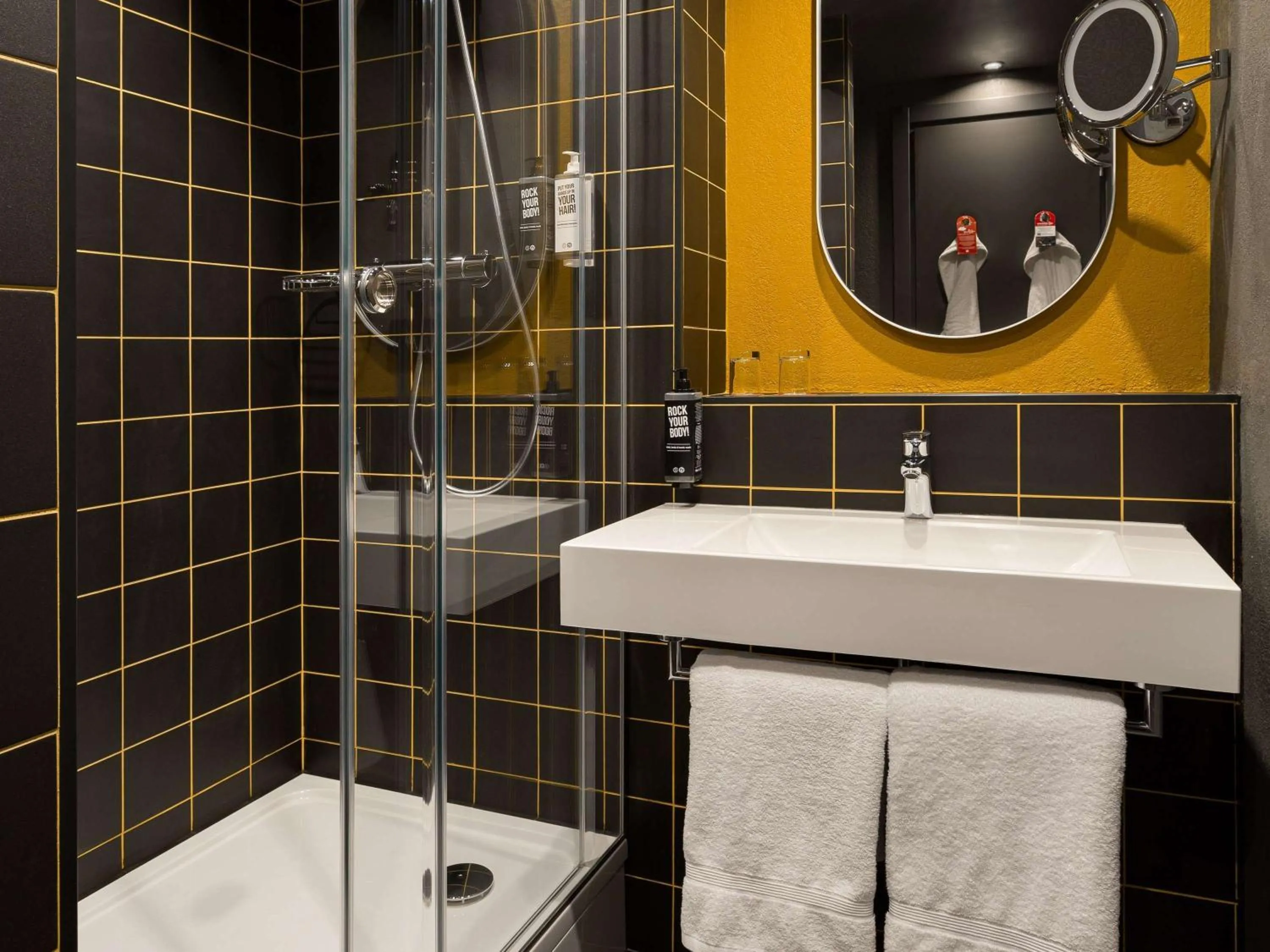 Bathroom in ibis Kyiv Beresteiska