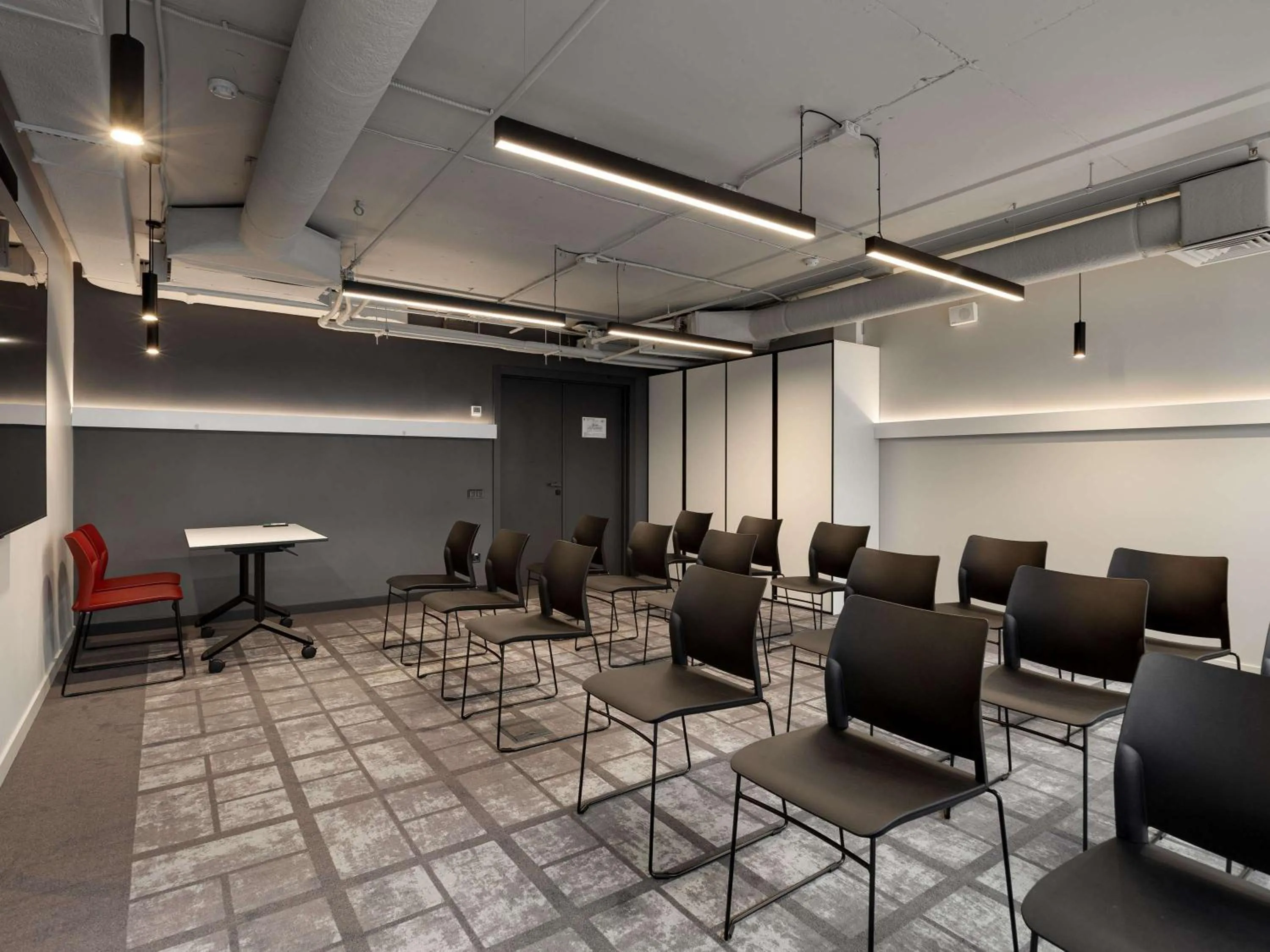Meeting/conference room in ibis Kyiv Beresteiska