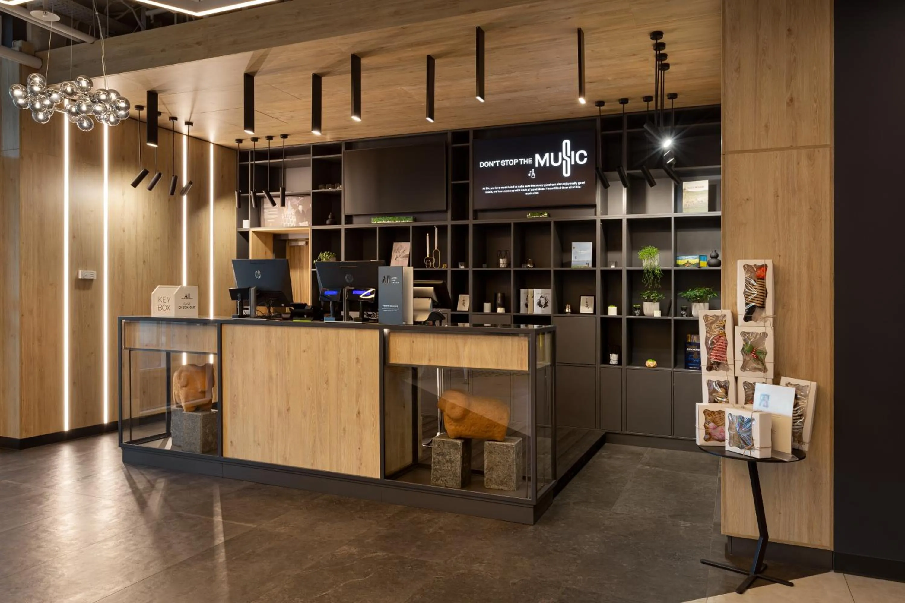 Lobby or reception in ibis Kyiv Beresteiska