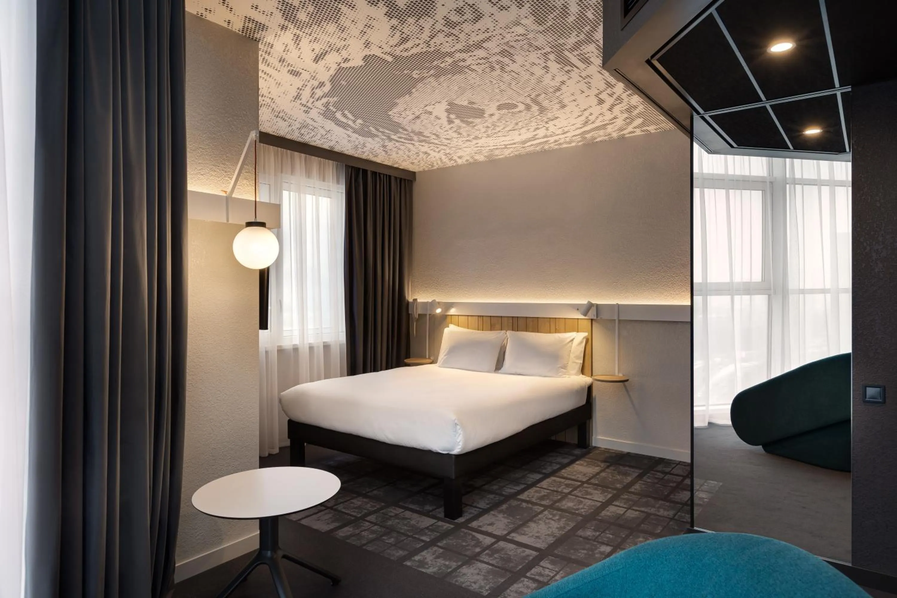 Bed in ibis Kyiv Beresteiska