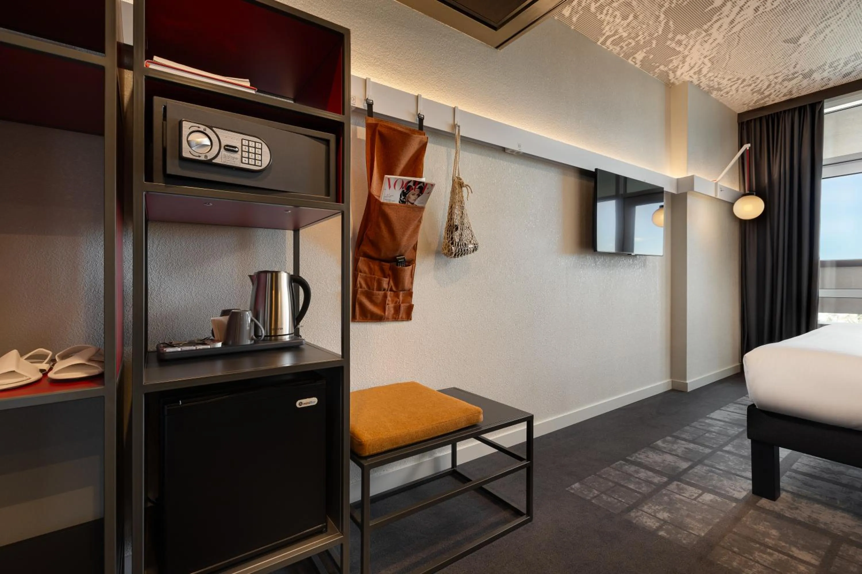 People, Bed in ibis Kyiv Beresteiska