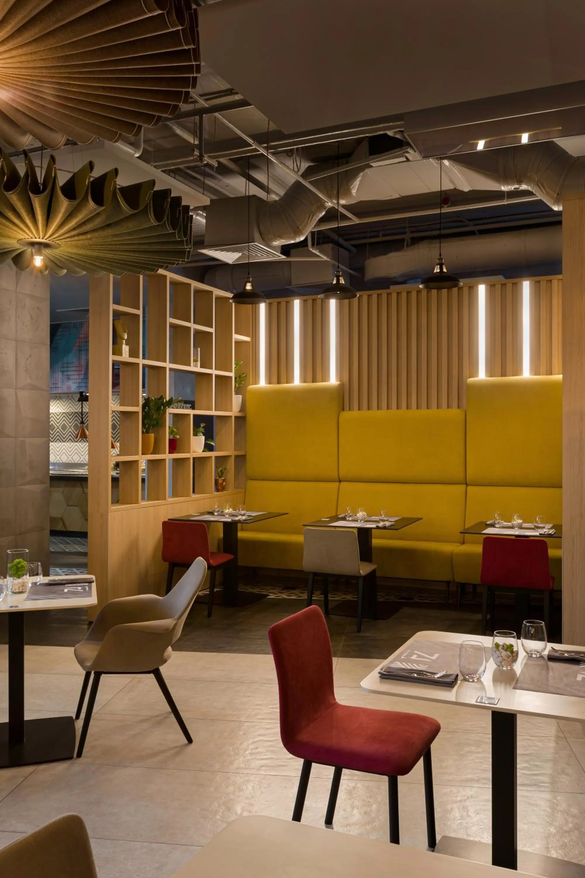 Restaurant/places to eat in ibis Kyiv Beresteiska