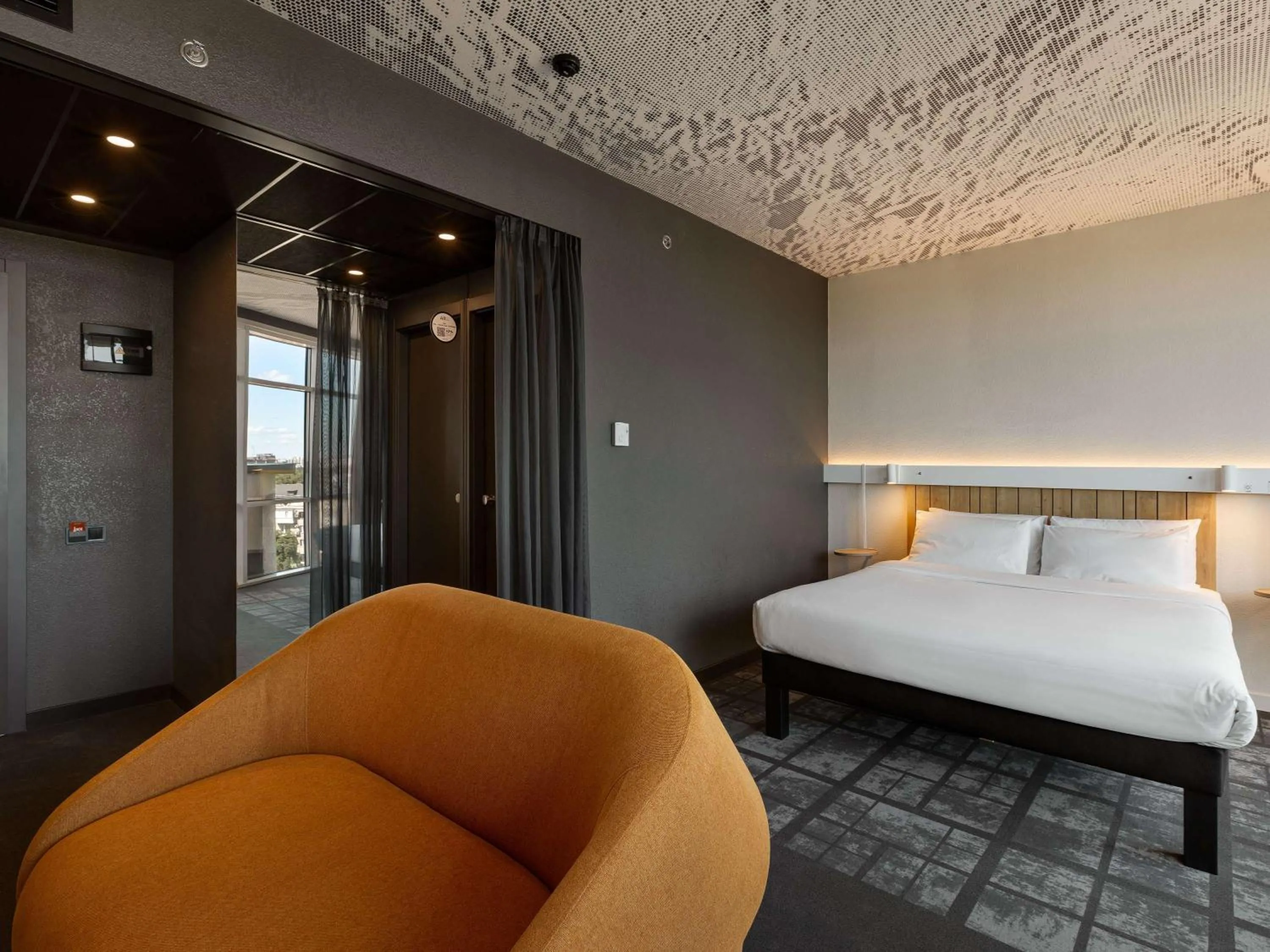 Bedroom, Bed in ibis Kyiv Beresteiska