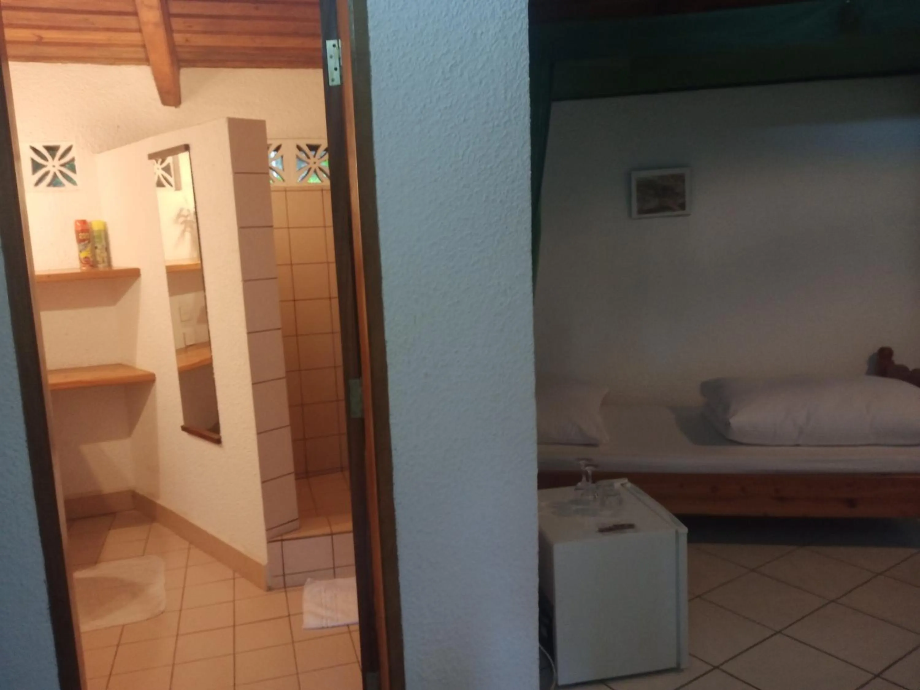 Bathroom, Bed in Dik Dik Hotel