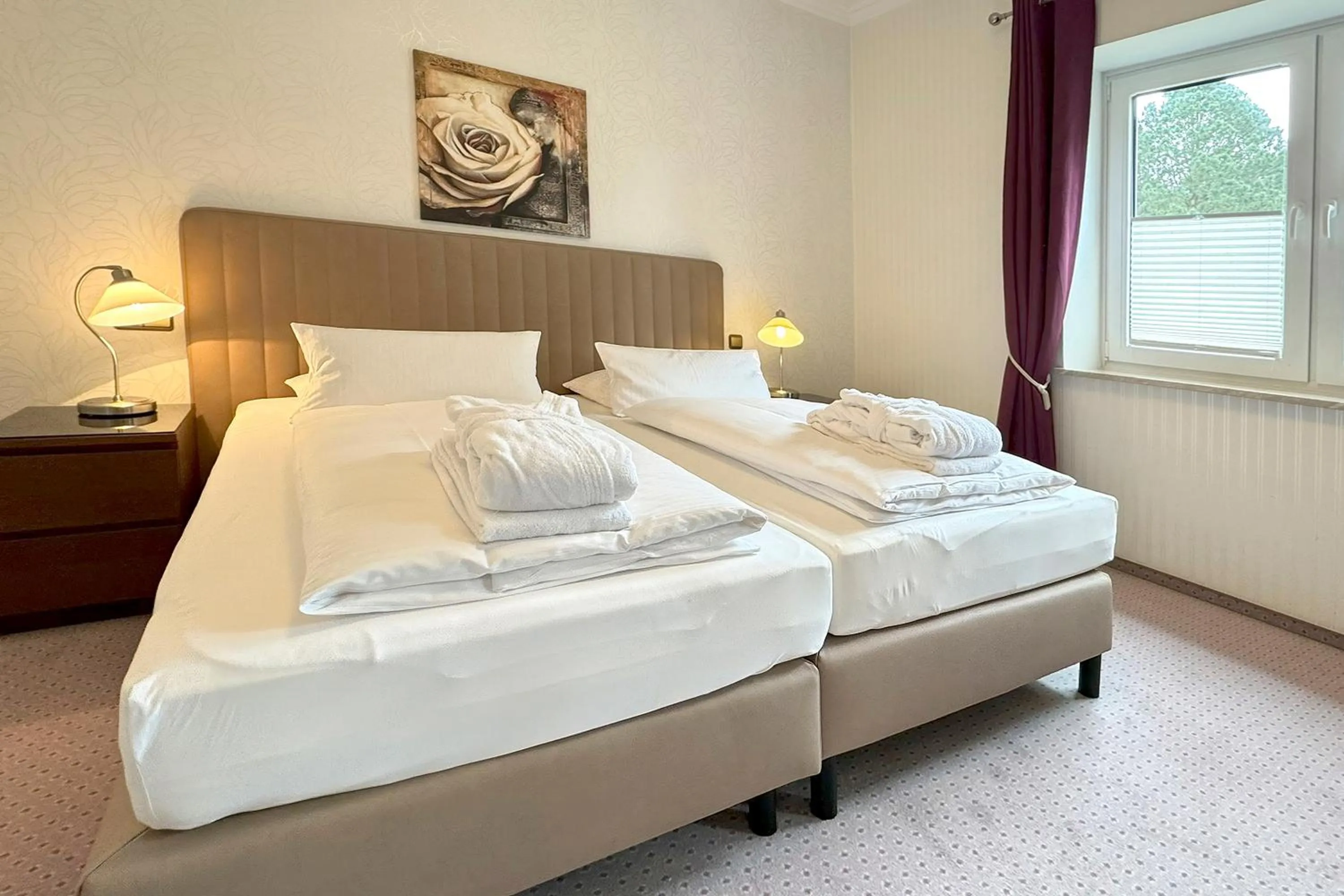 Photo of the whole room, Bed in Golf- und Wellnesshotel Amtsheide