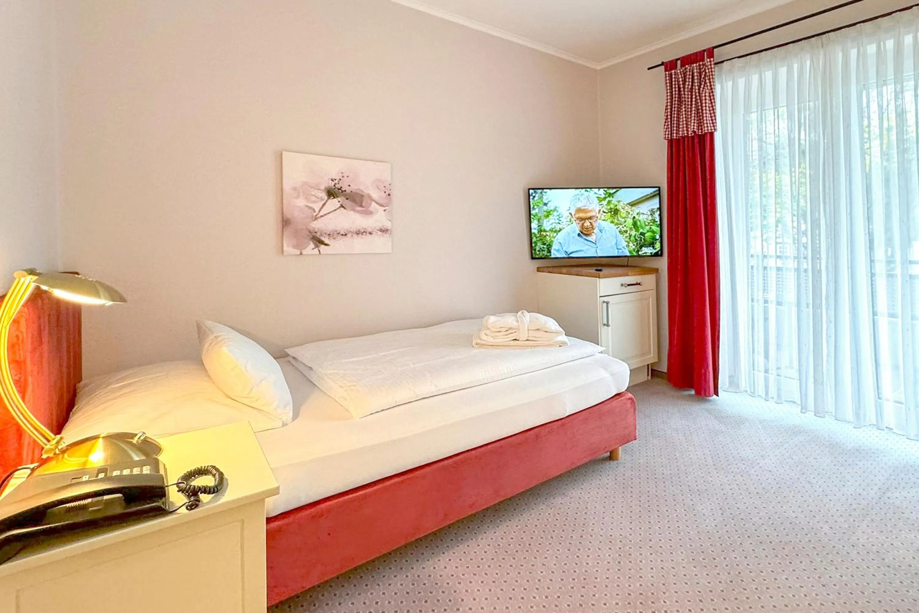 TV and multimedia, Bed in Golf- und Wellnesshotel Amtsheide