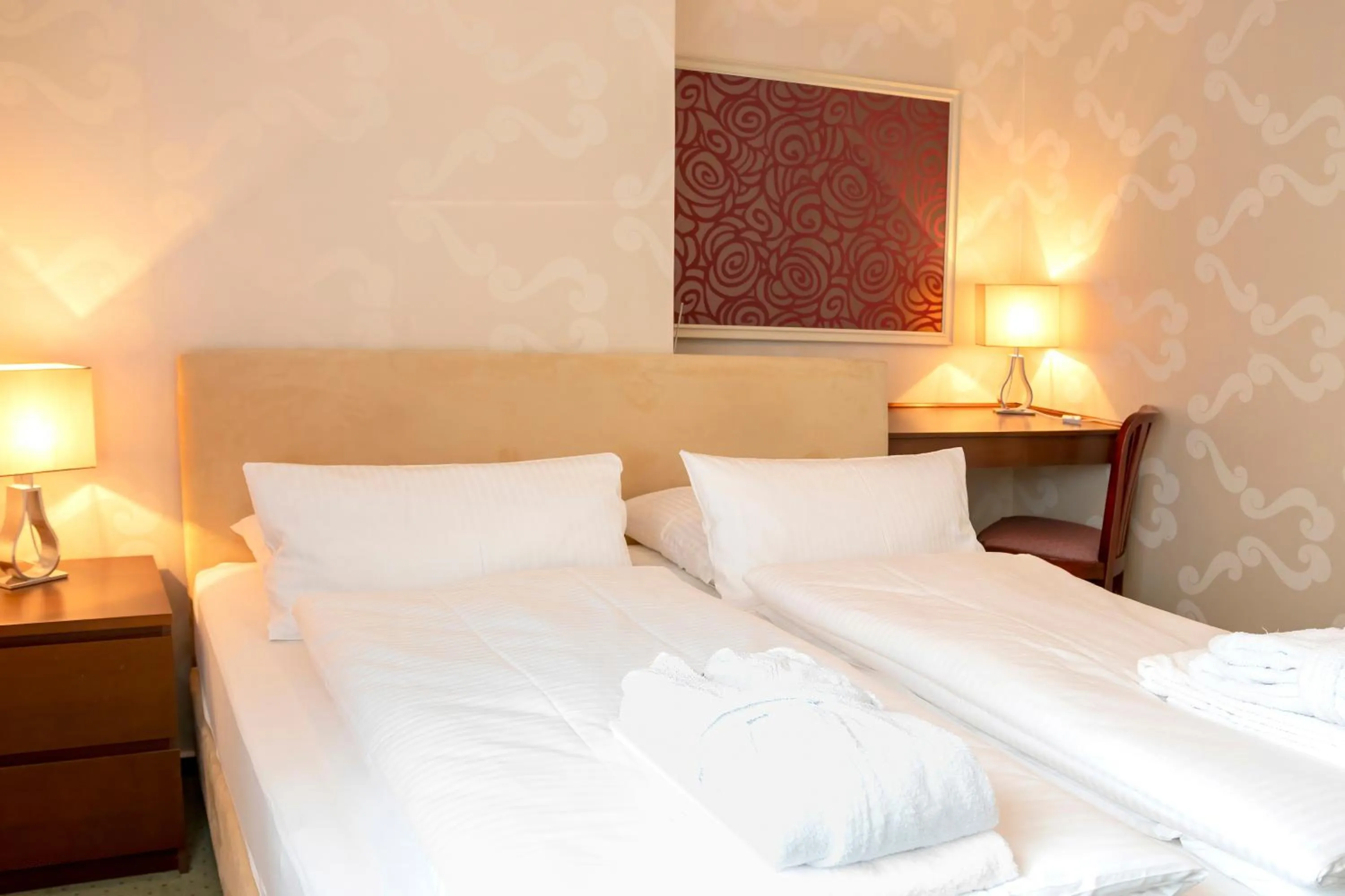 Photo of the whole room, Bed in Golf- und Wellnesshotel Amtsheide