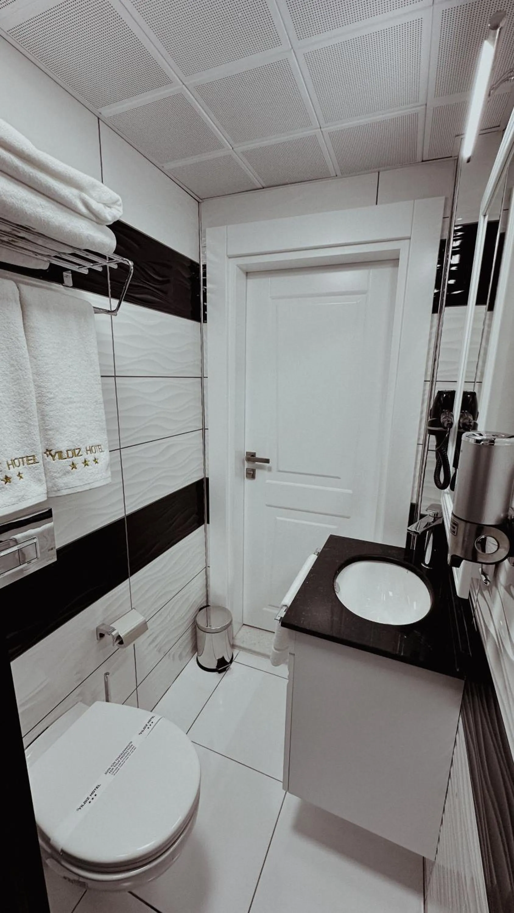 Shower in YILDIZ OTEL