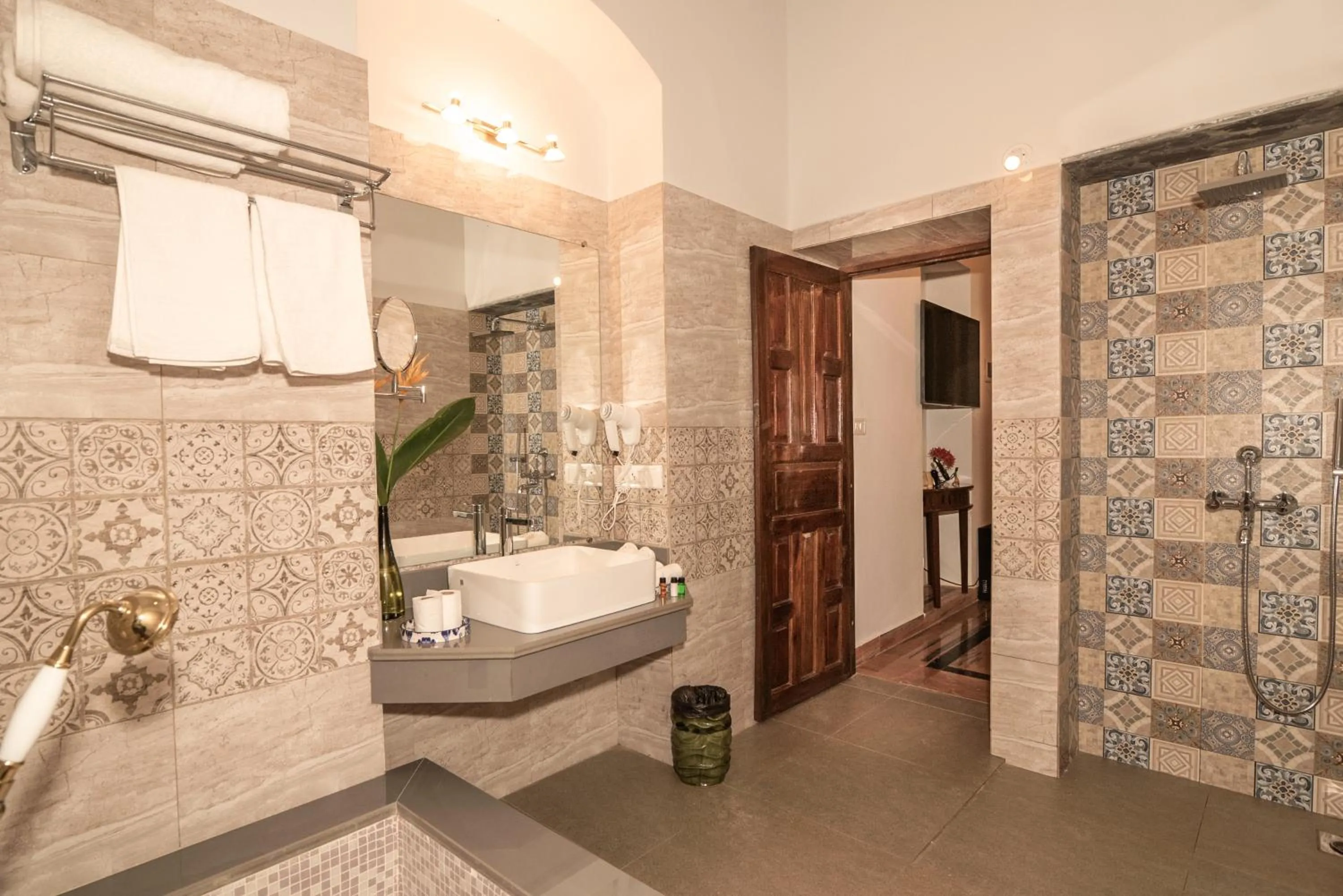 Shower in Sashas Holiday Village