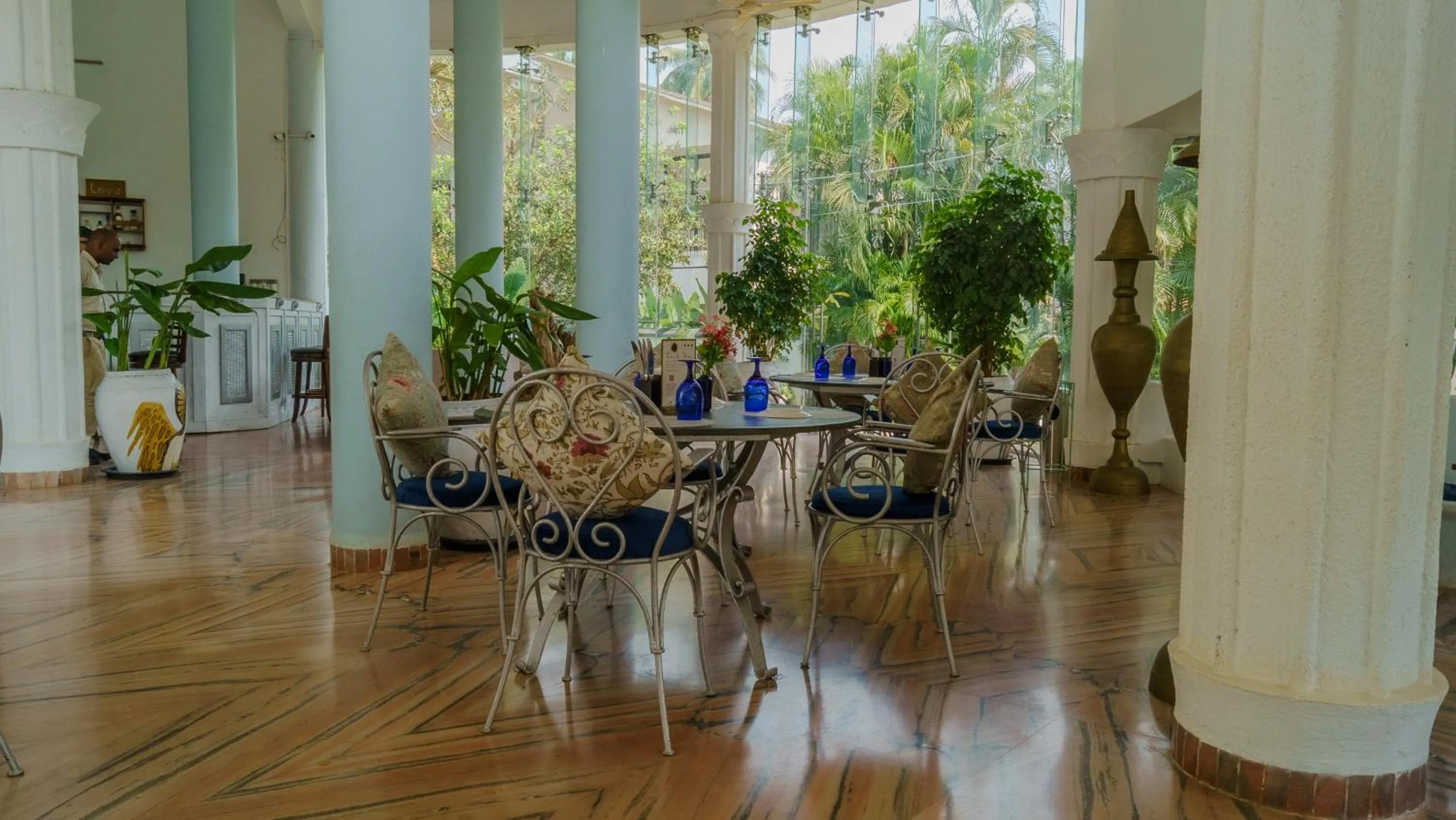 Restaurant/places to eat in Sashas Holiday Village