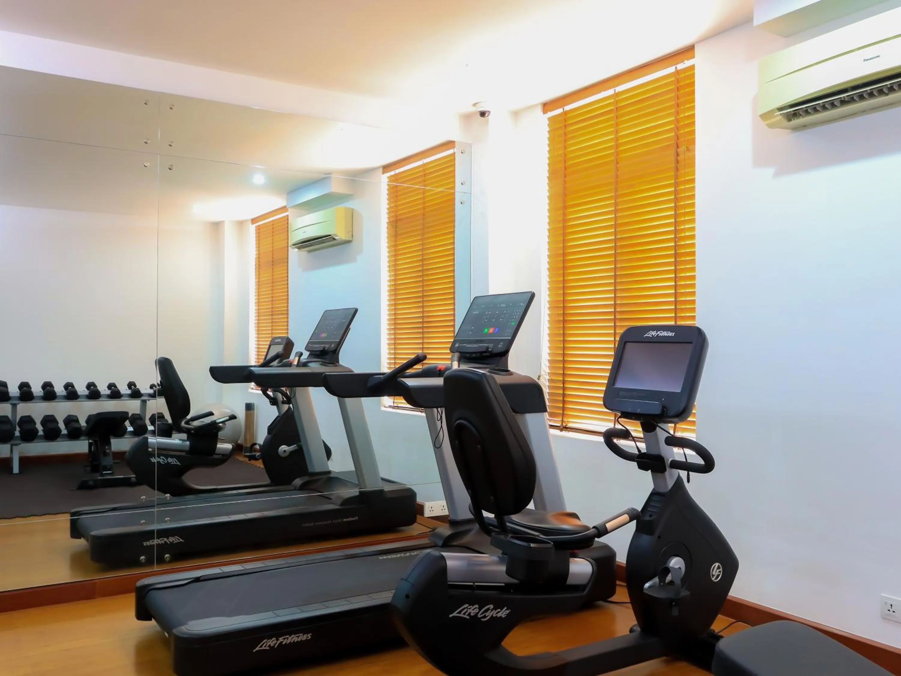 Fitness centre/facilities in Jaya Suites Hotel