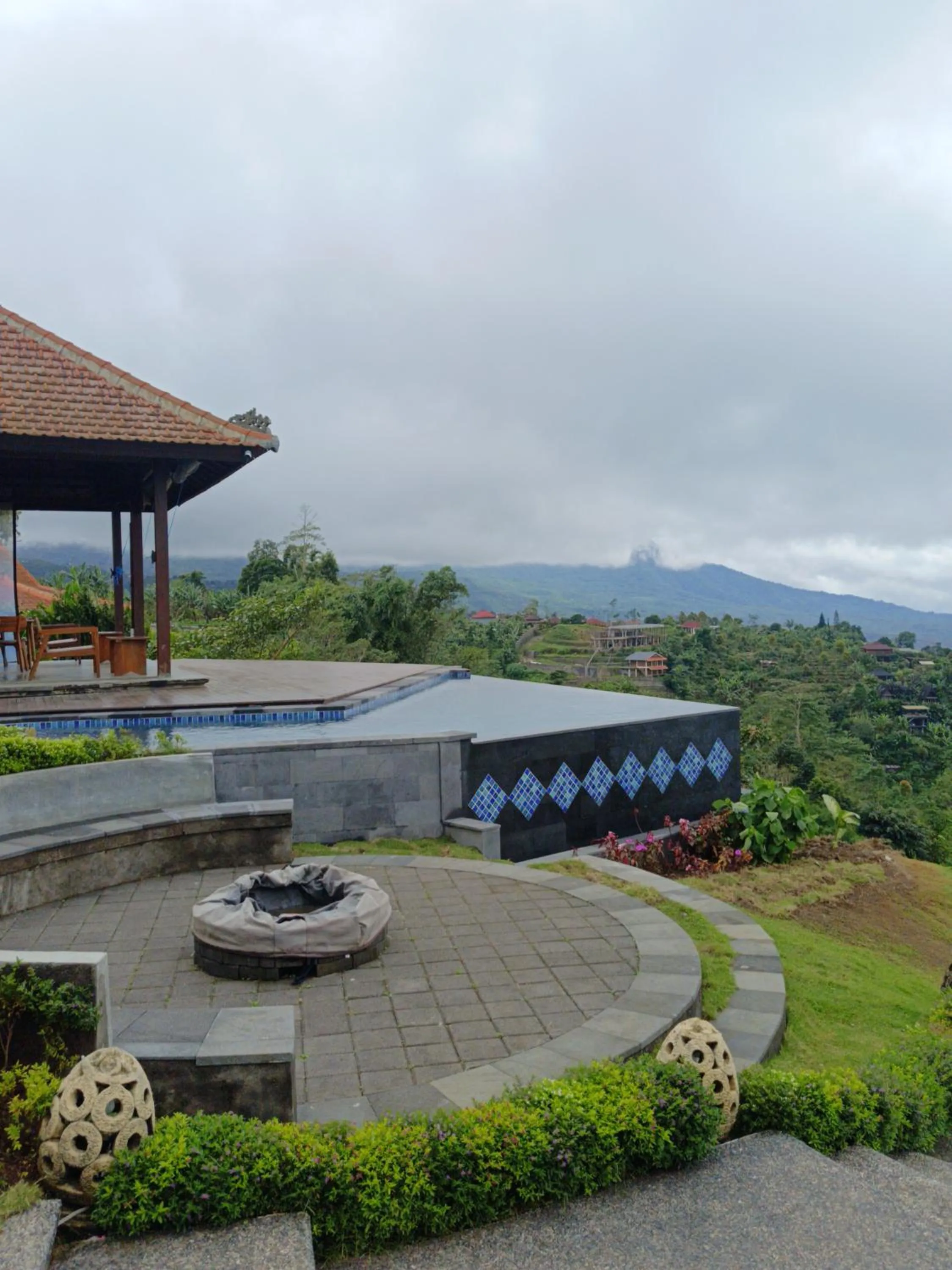Swimming pool in Munduk Tentrem Resort
