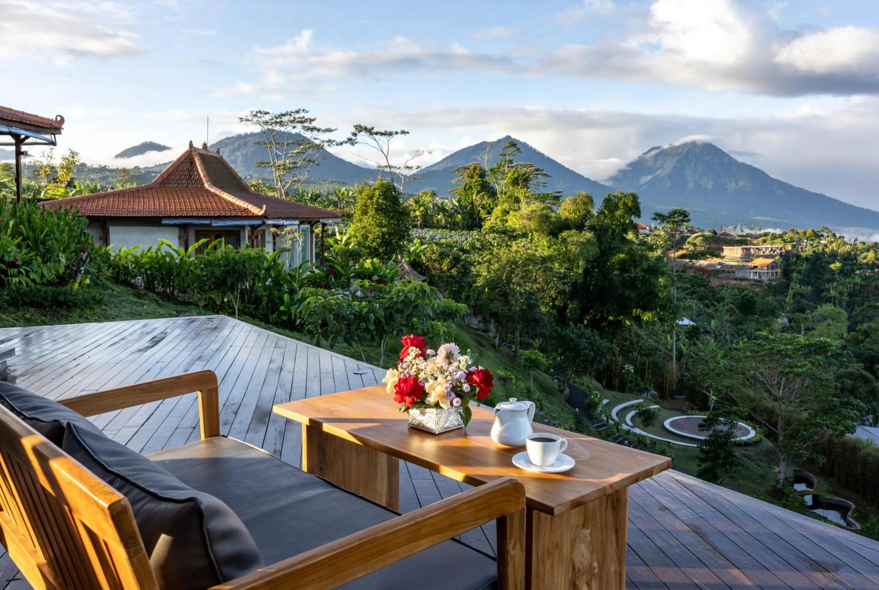 Restaurant/places to eat in Munduk Tentrem Resort