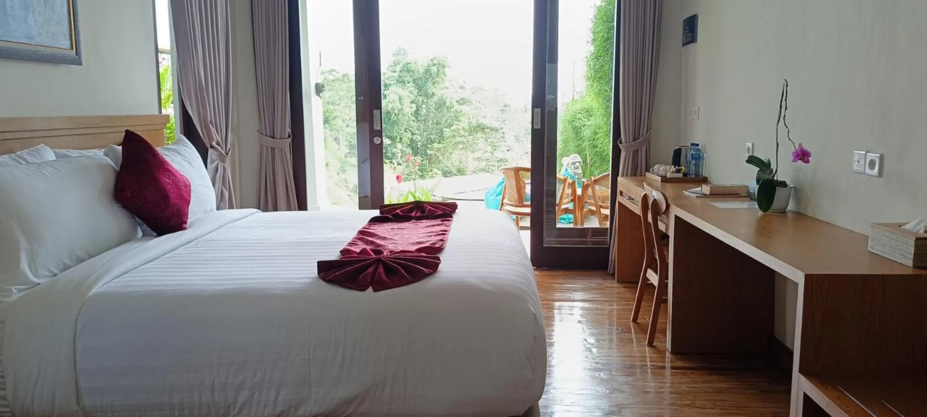 View (from property/room), Bed in Munduk Tentrem Resort