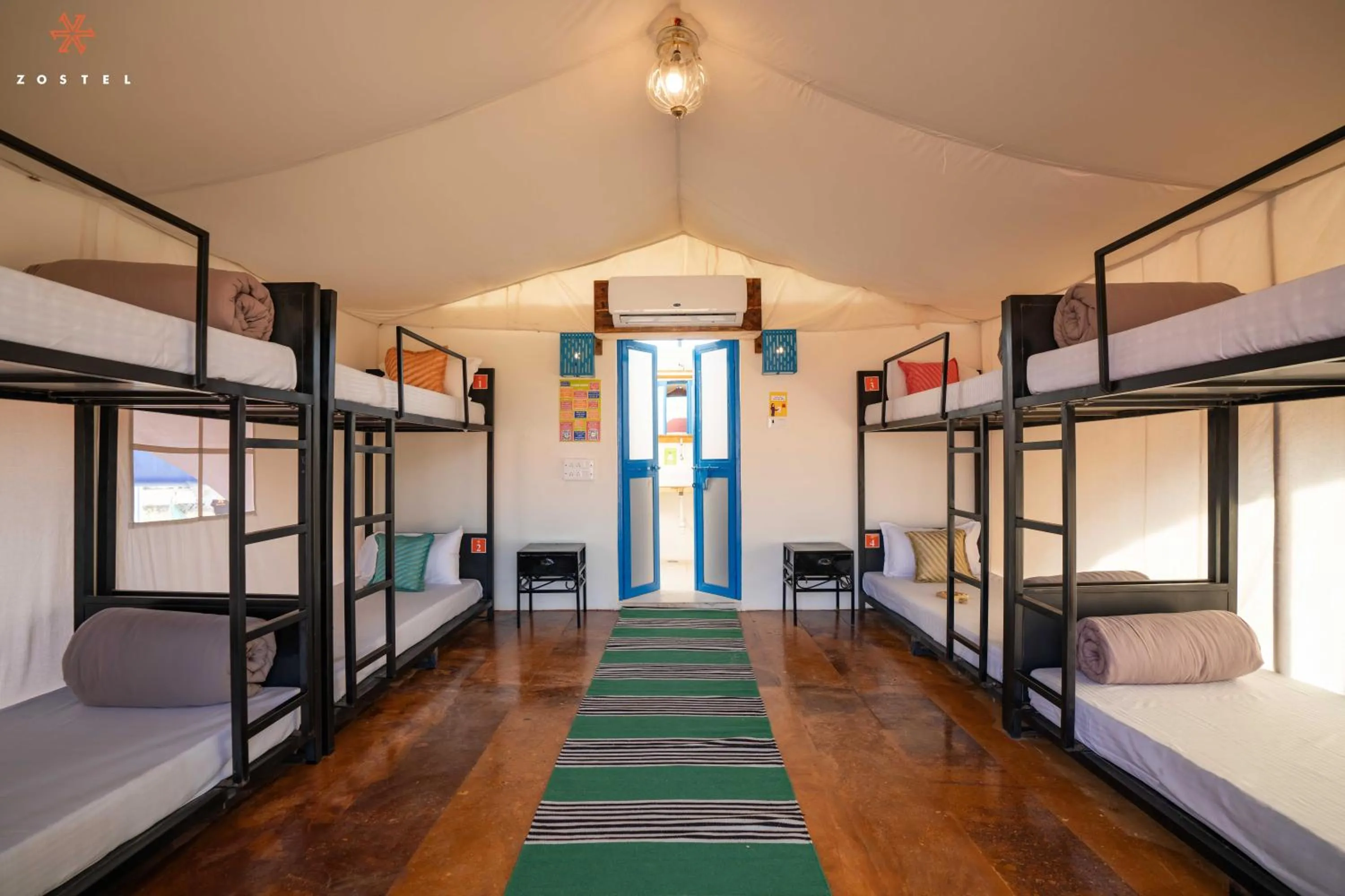 Bed in Zostel Sam Desert (Jaisalmer)