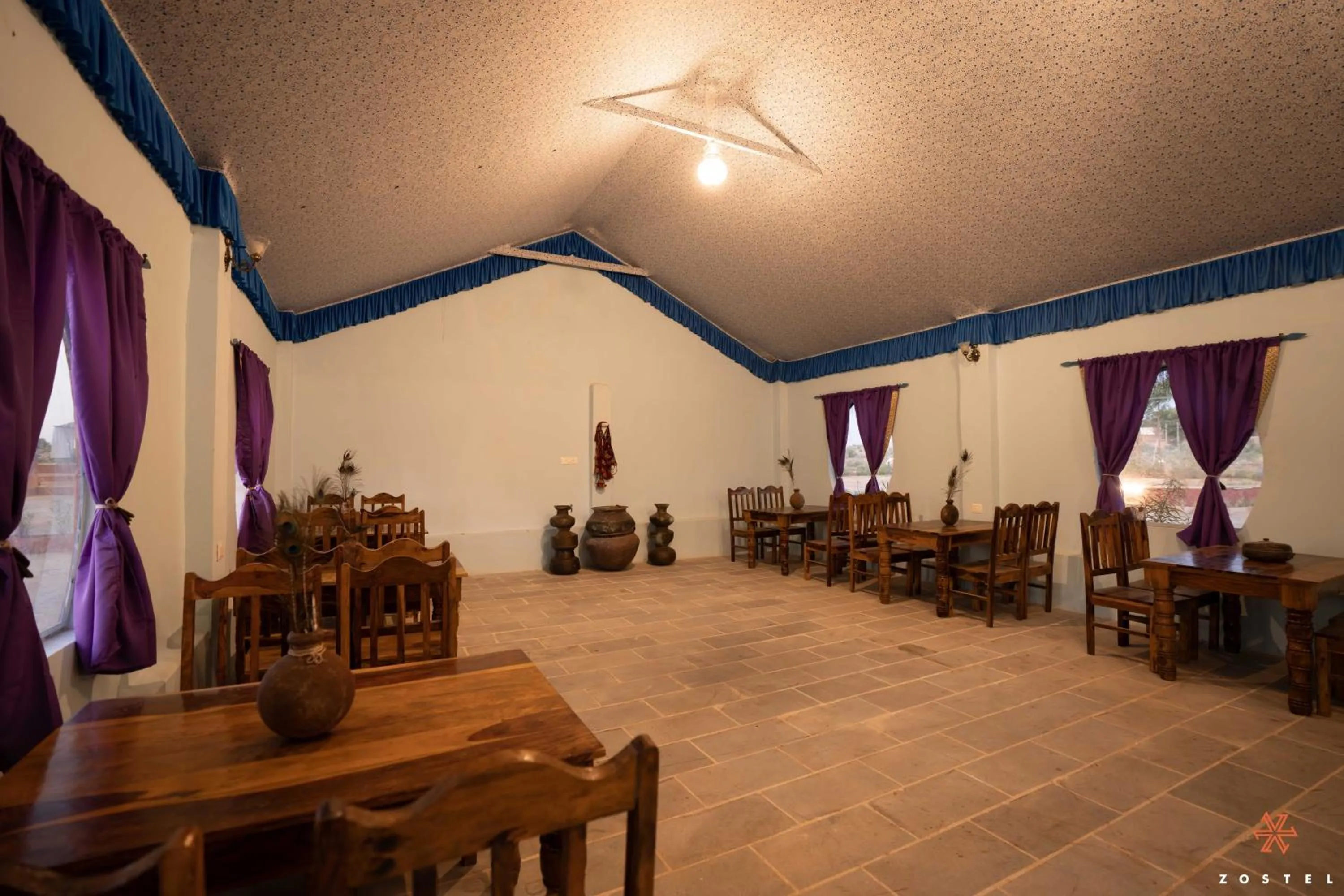 Restaurant/places to eat in Zostel Sam Desert (Jaisalmer)