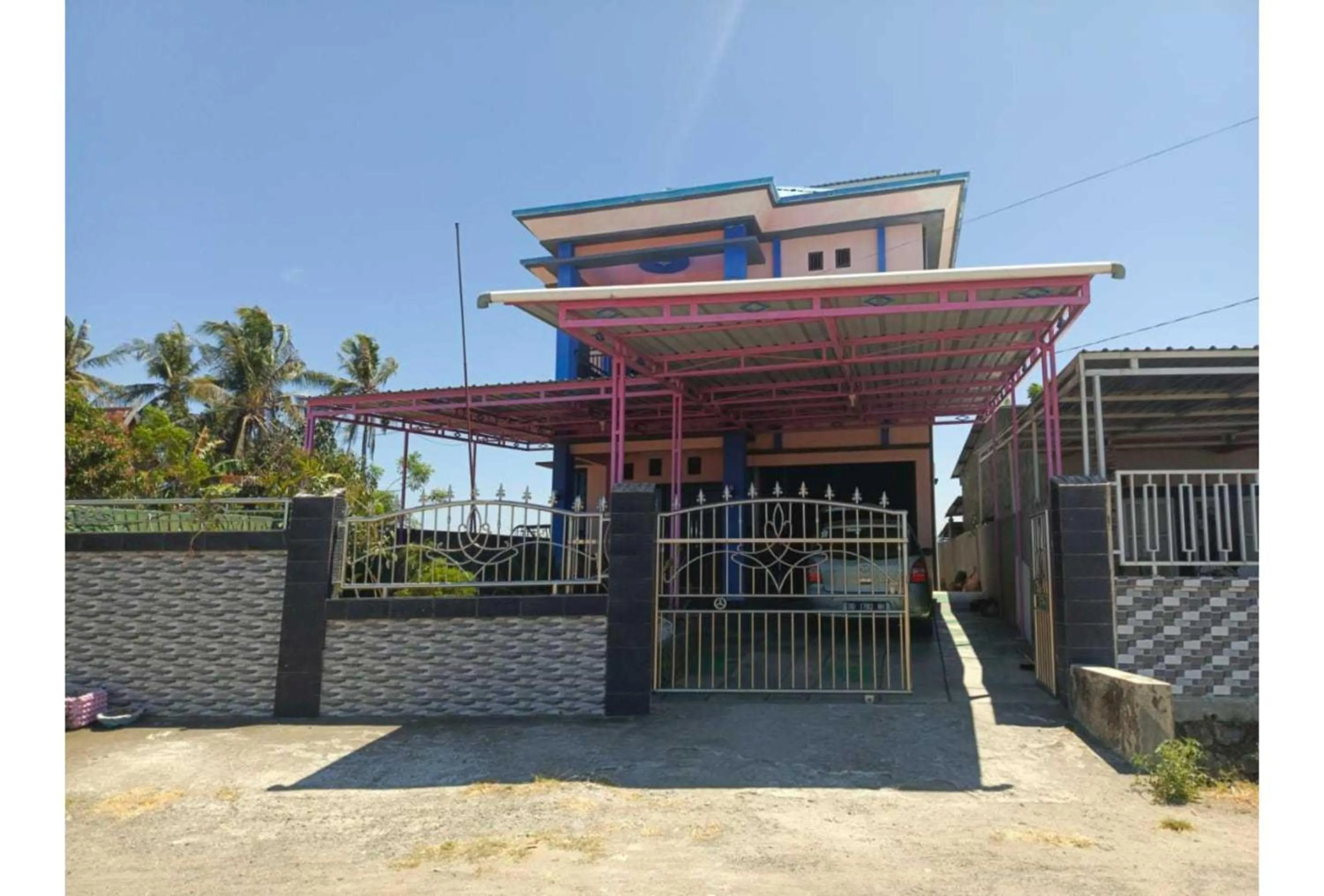 Facade/entrance in Hotel O Penginapan Noval