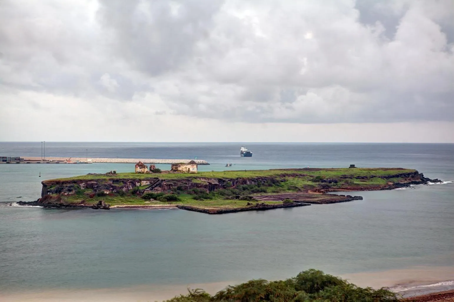 Restaurant/places to eat in Hotel Pérola