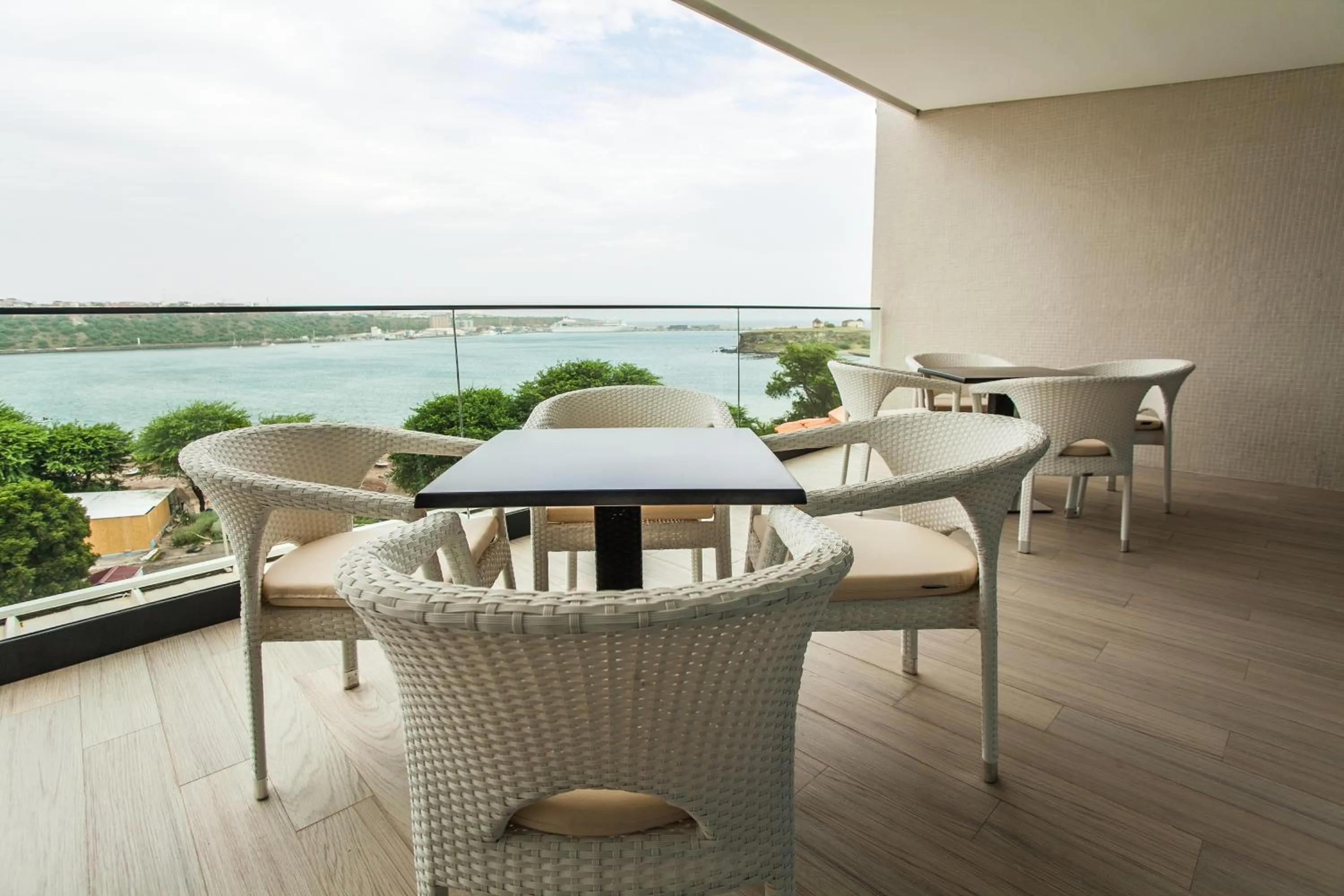 Restaurant/places to eat in Hotel Pérola