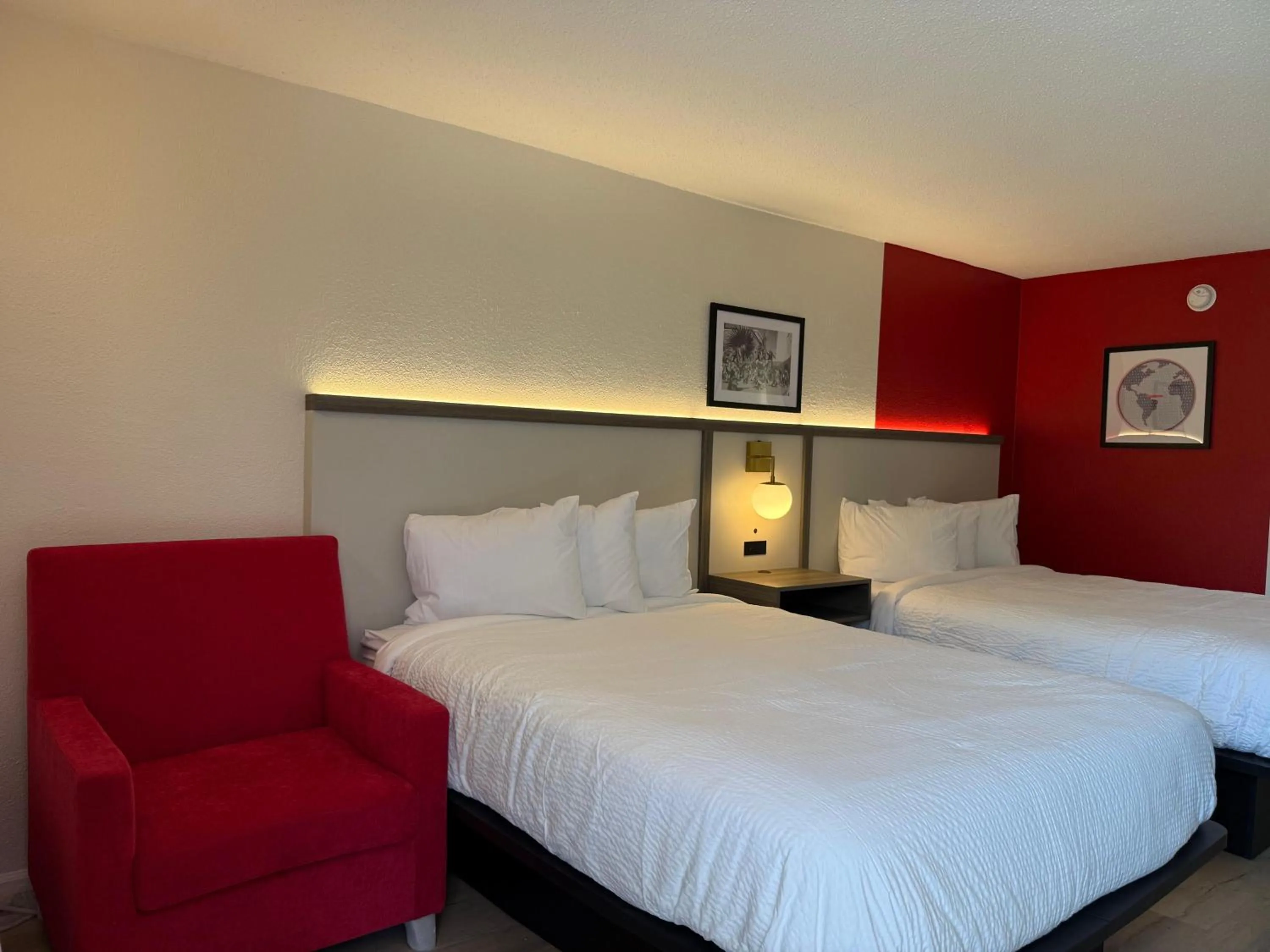 Bed in Travelodge by Wyndham Lumberton