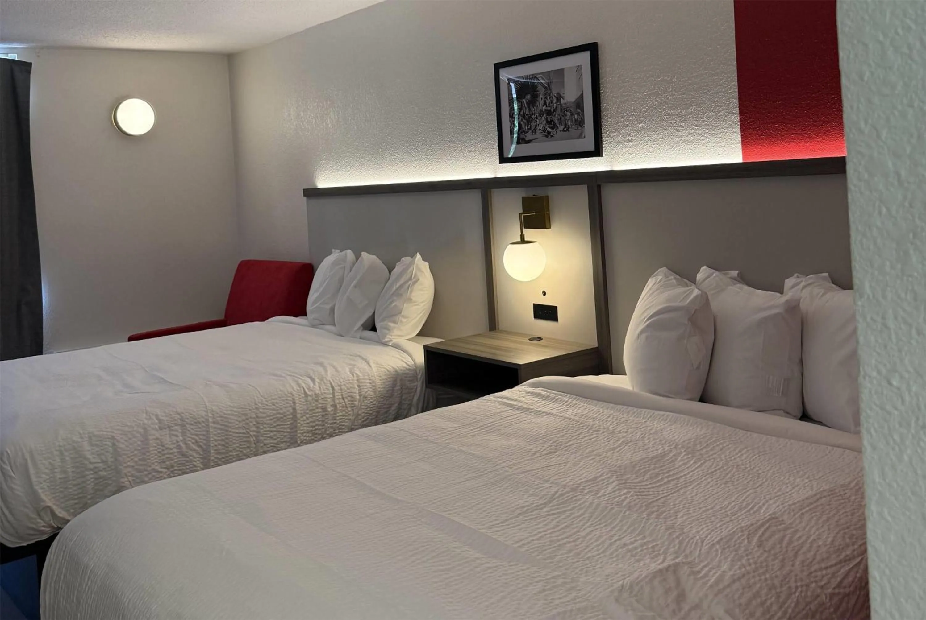 Photo of the whole room, Bed in Travelodge by Wyndham Lumberton