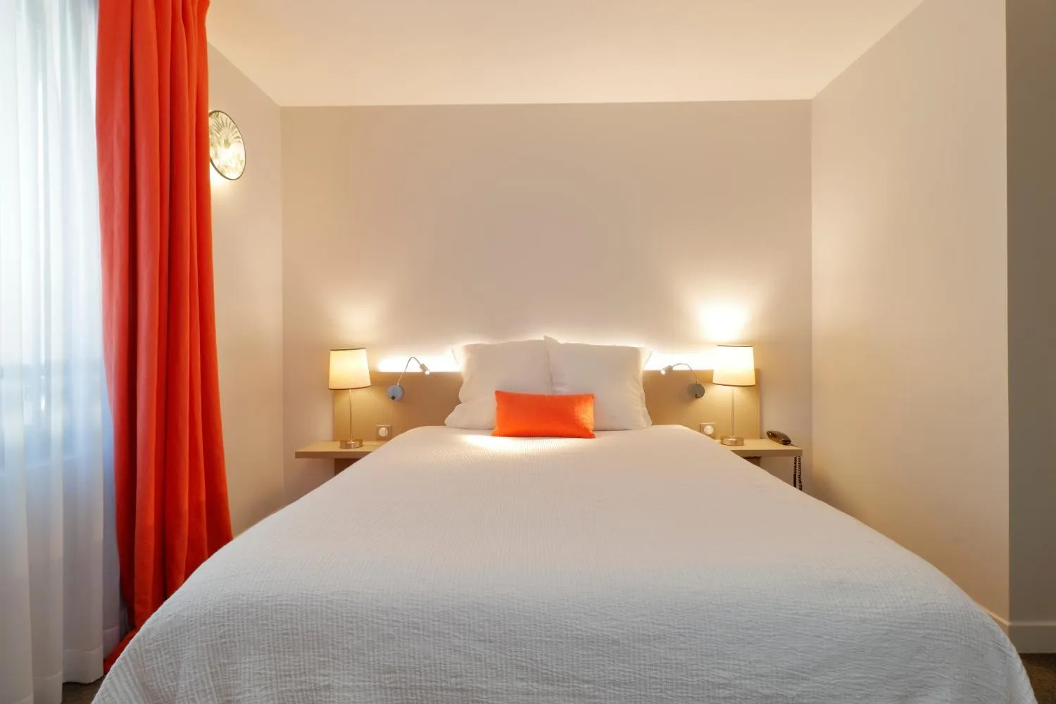 Bed in Hôtel Les Herbes Folles