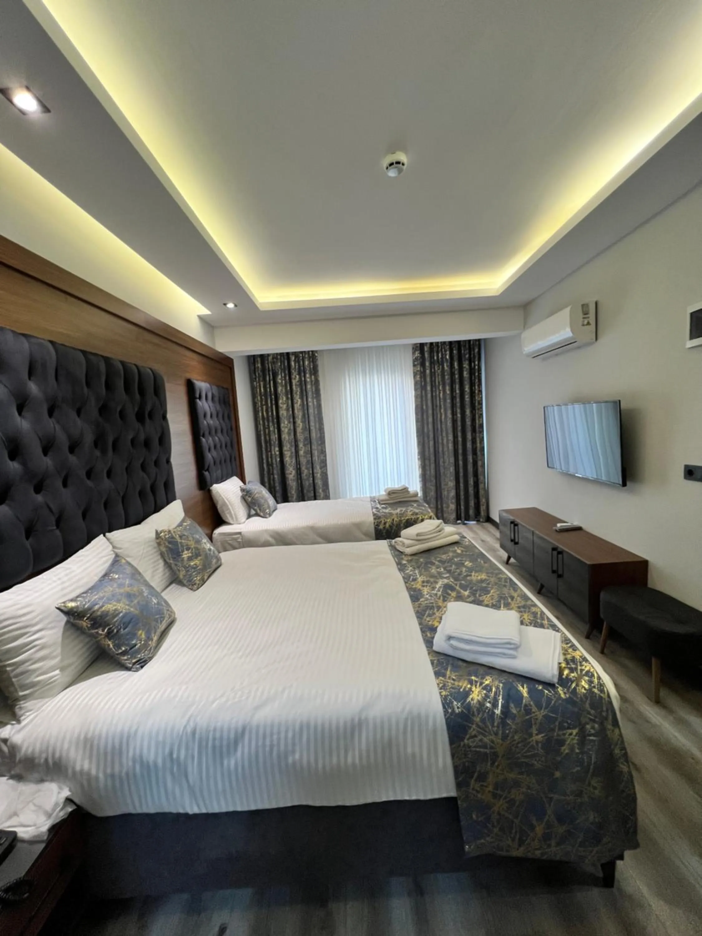 Bed in Golden Stoneluxe İstanbul Hotel