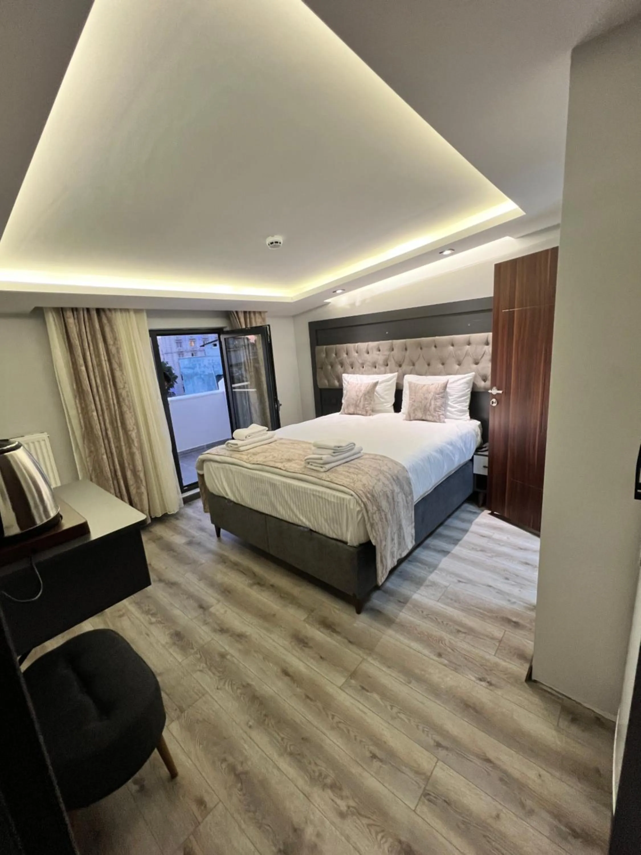 Bed in Golden Stoneluxe İstanbul Hotel