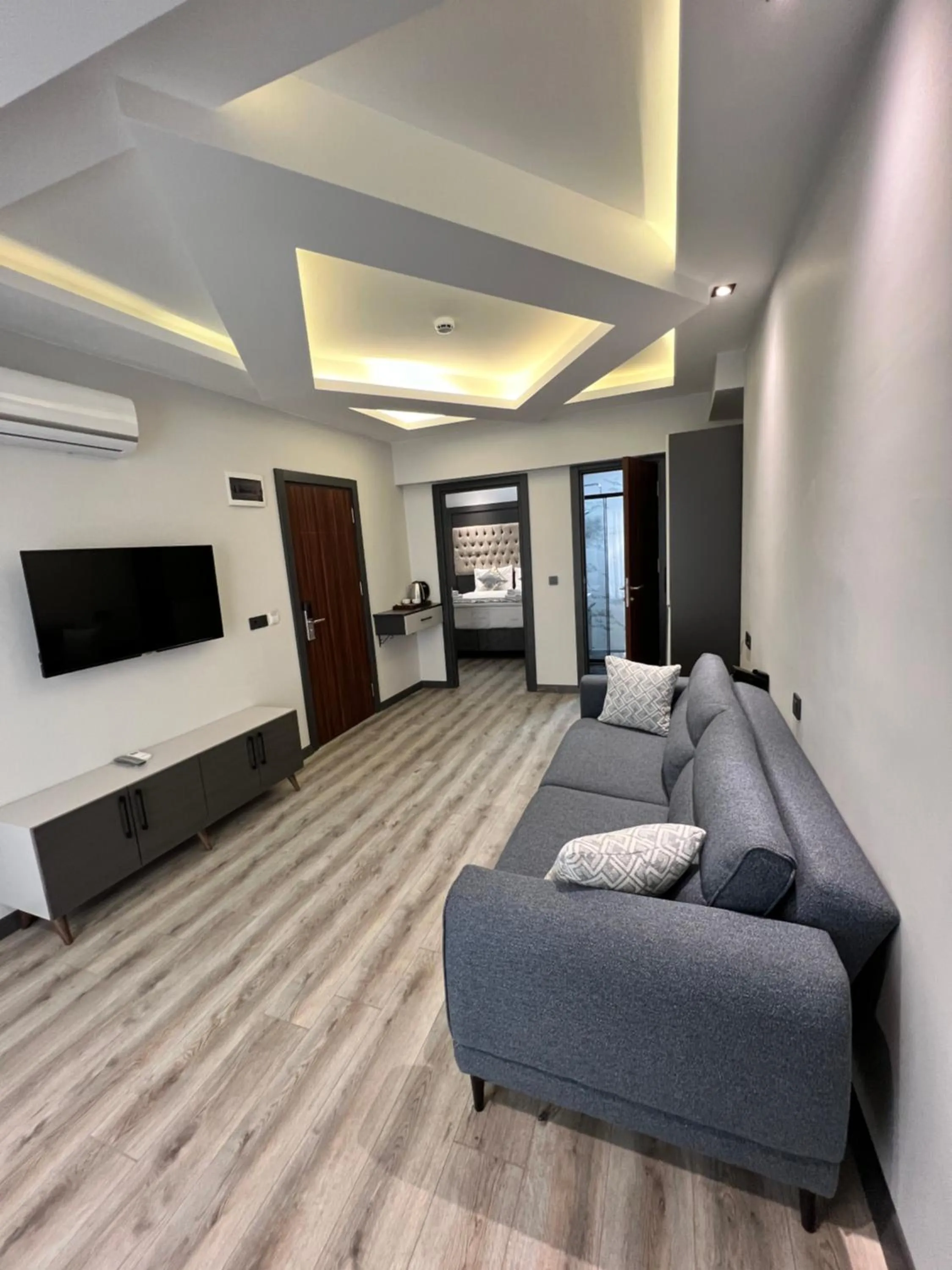 TV and multimedia in Golden Stoneluxe İstanbul Hotel