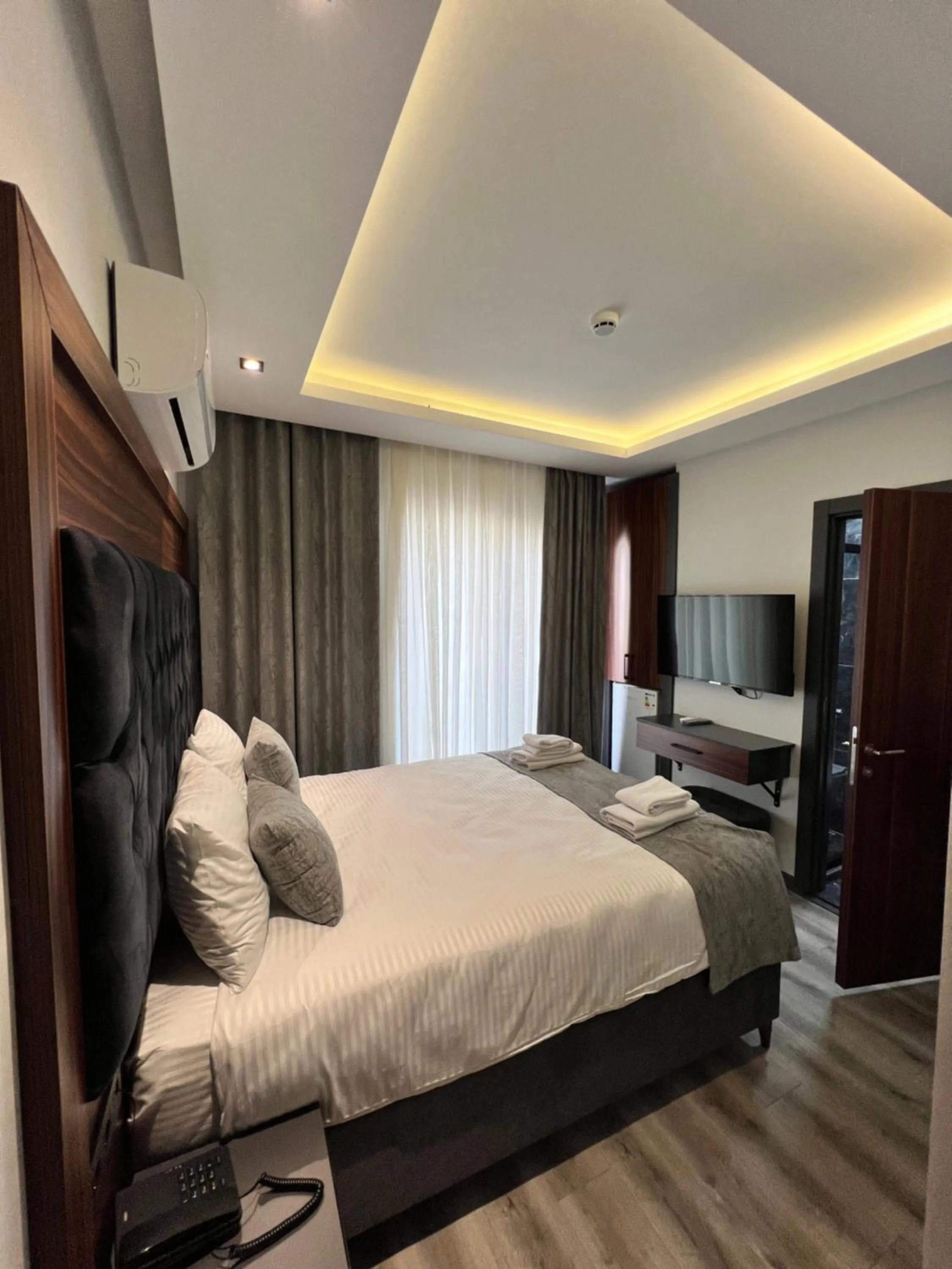 Bed in Golden Stoneluxe İstanbul Hotel