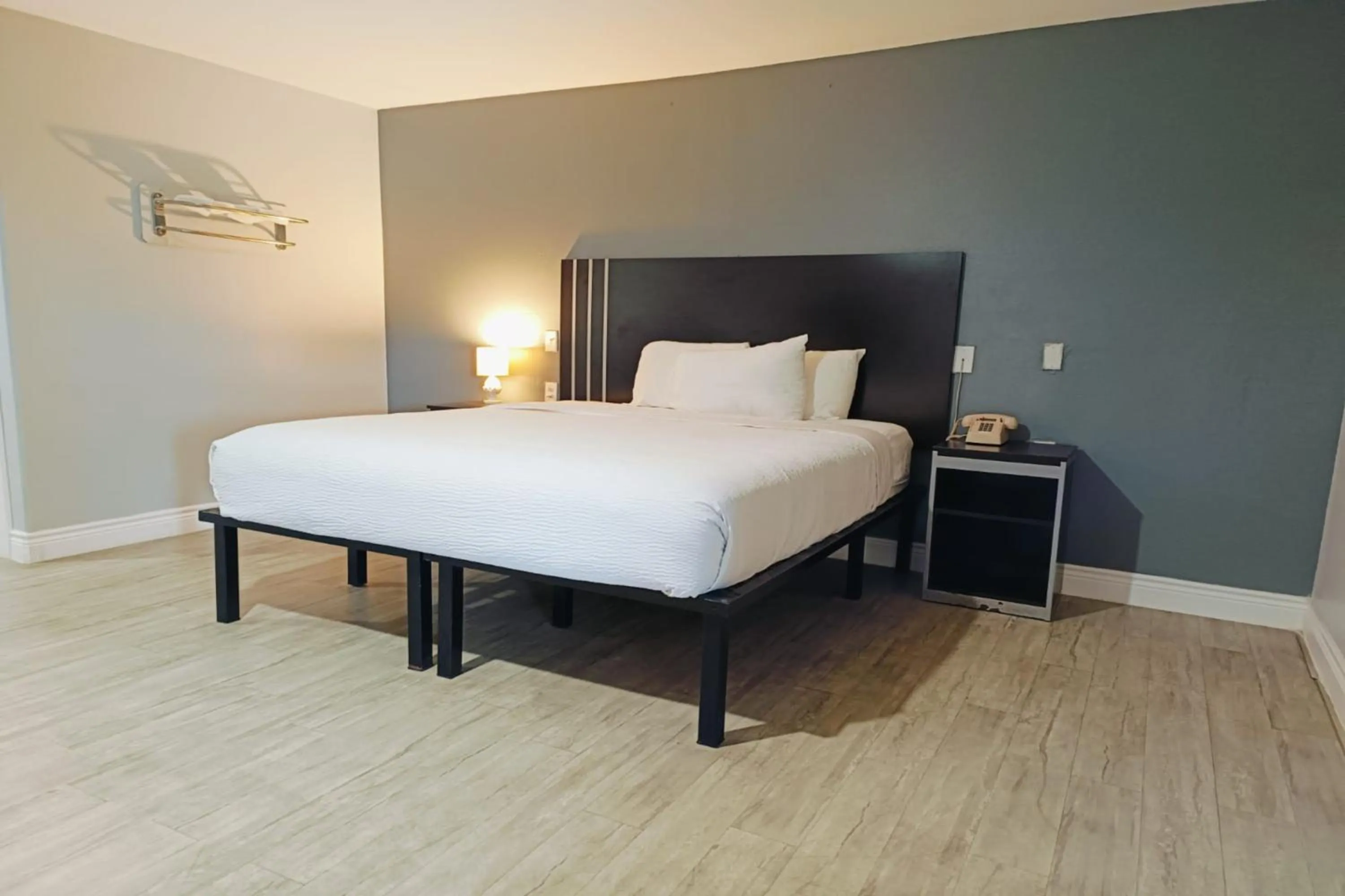 Bedroom, Bed in Village Inn Motel Rockport near Aransas Bay