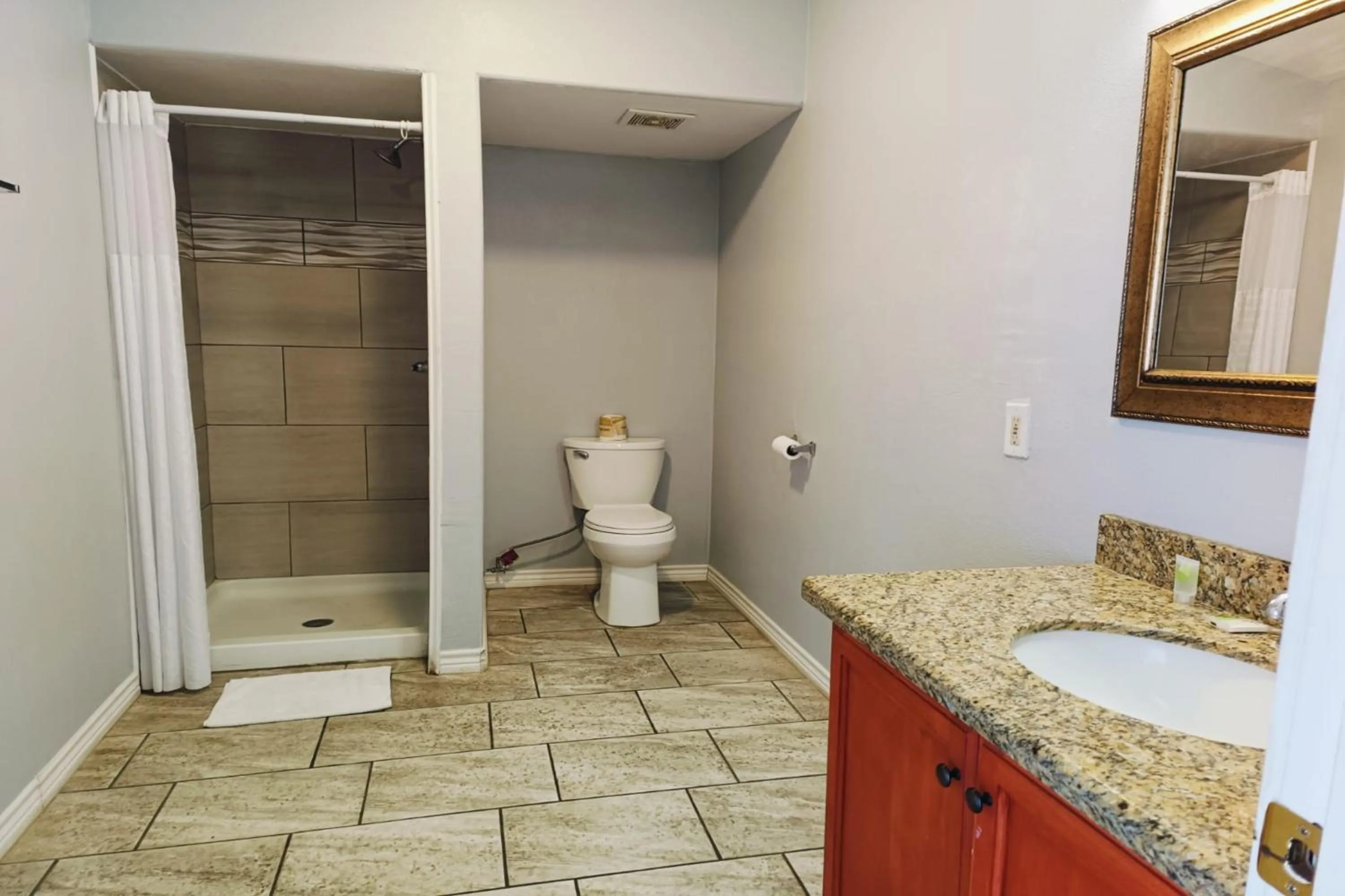 Bathroom in Village Inn Motel Rockport near Aransas Bay